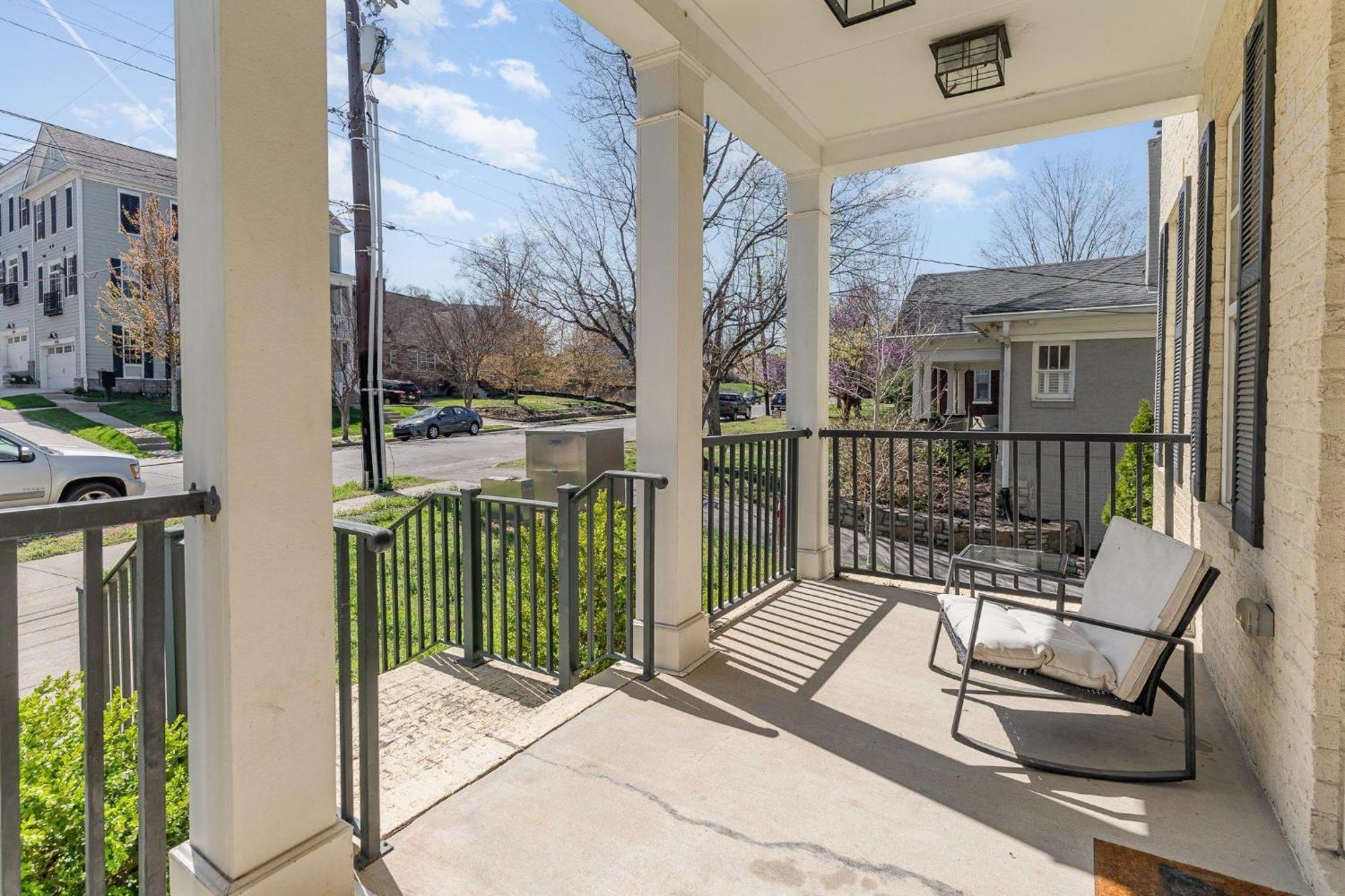 Ivory - Private Porch - Walk To Centennial Park Holiday home