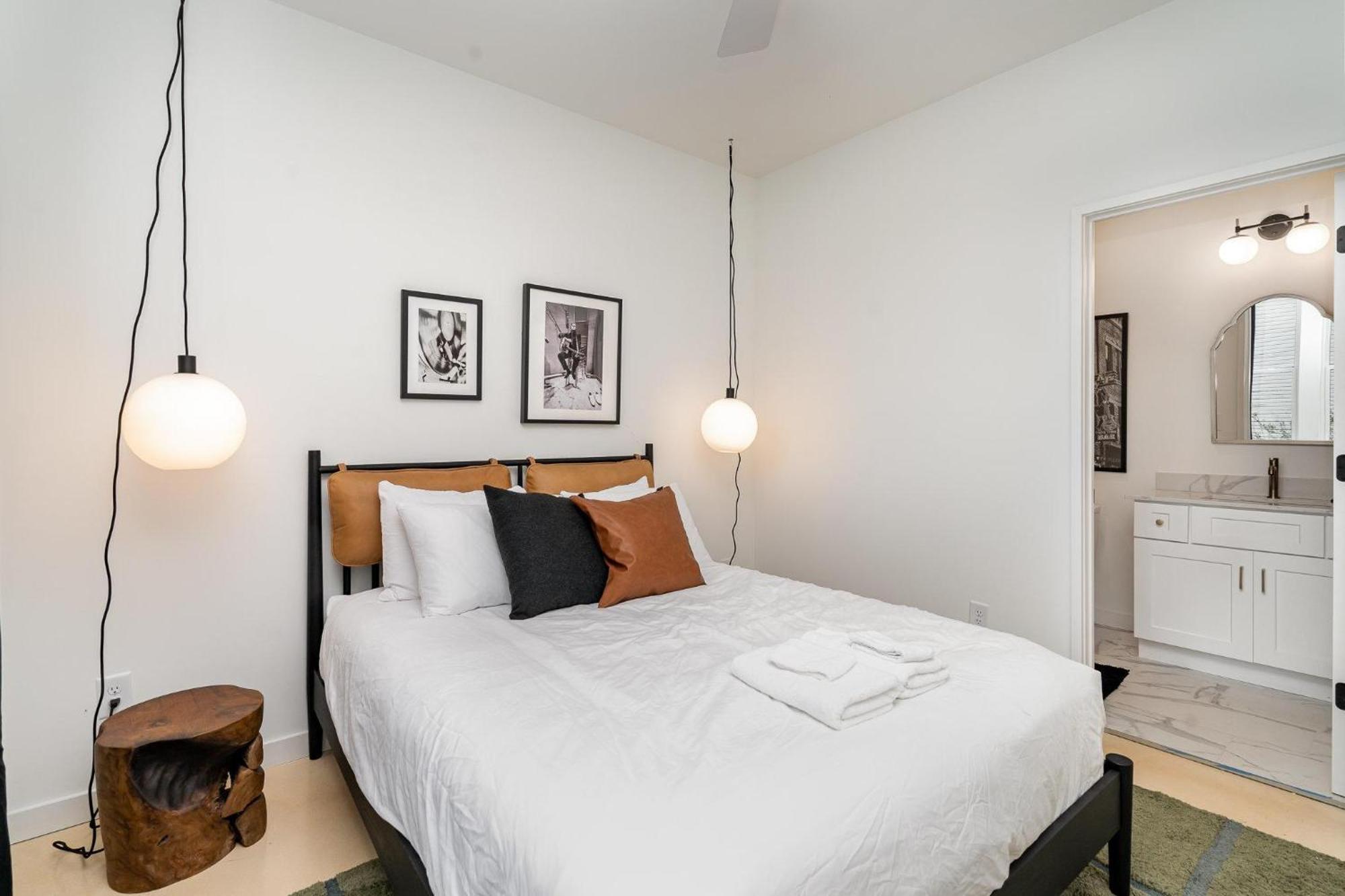 Holiday home Encore Echo-2 Units-mins To Ted Rhodes Golf Club