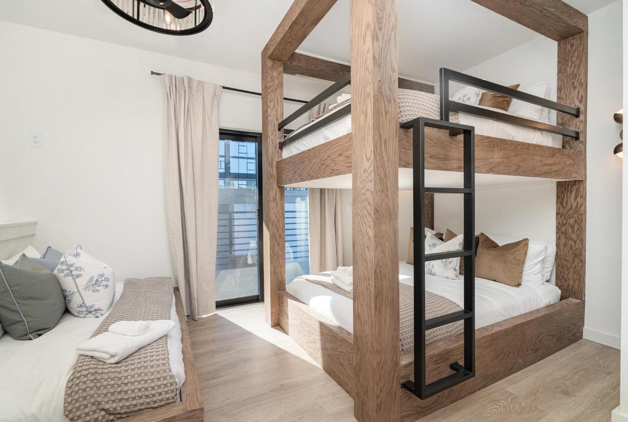 Hyve - Halo - Pool & Gym - Large Private Balcony * Nashville