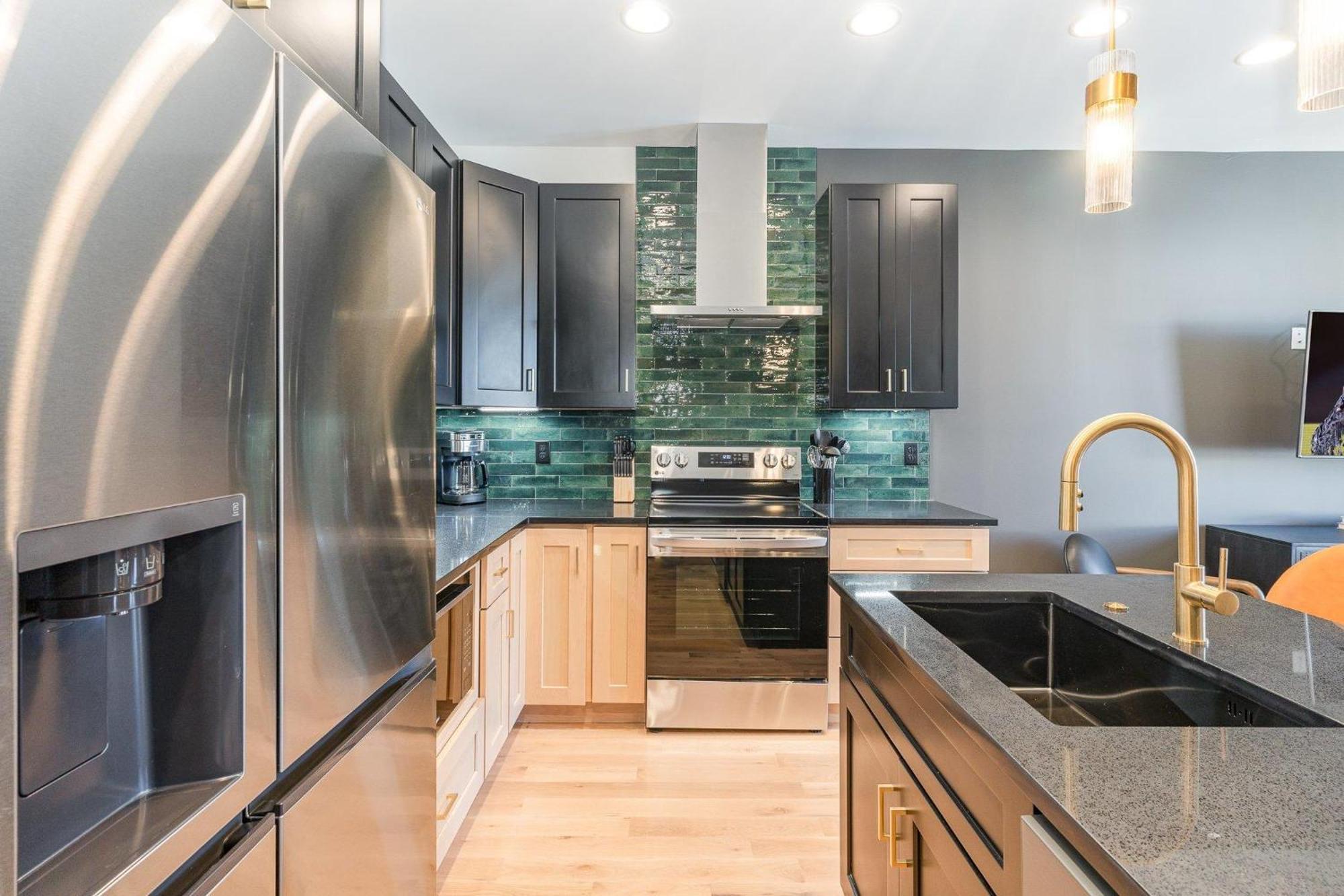 Holiday home Midnight Melody-rooftop Patio-near Ted Rhodes Golf *