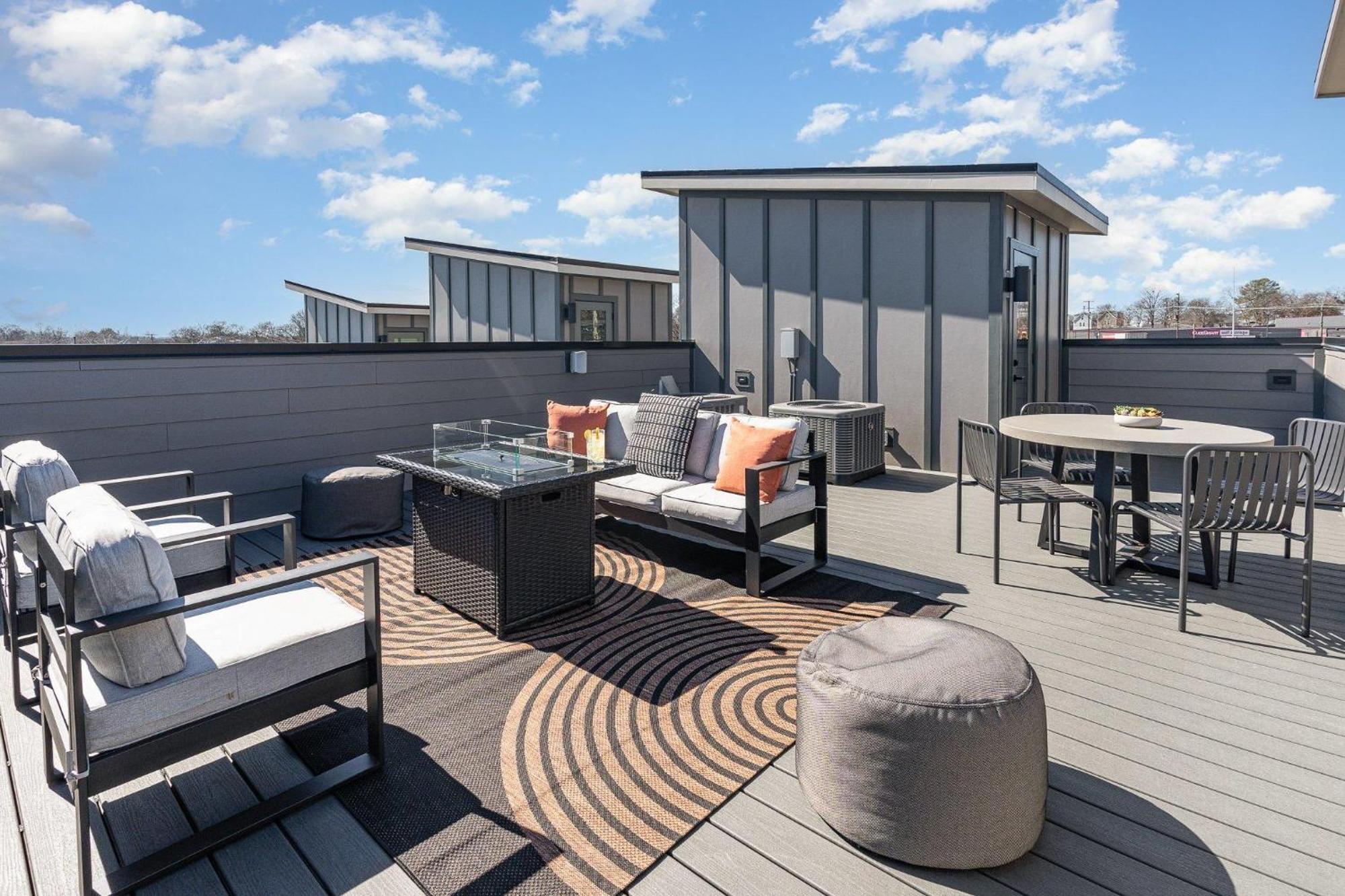 Midnight Melody-rooftop Patio-near Ted Rhodes Golf Holiday home Nashville