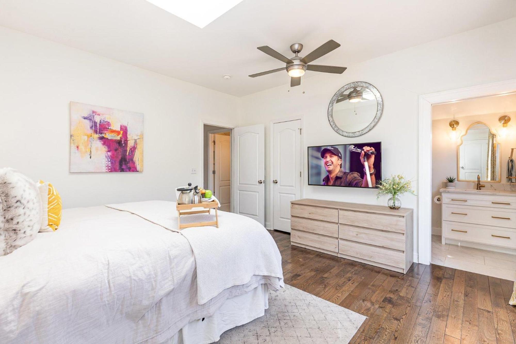 Holiday home Modern Farmhouse- Fenced Backyard+patio-12 South Nashville