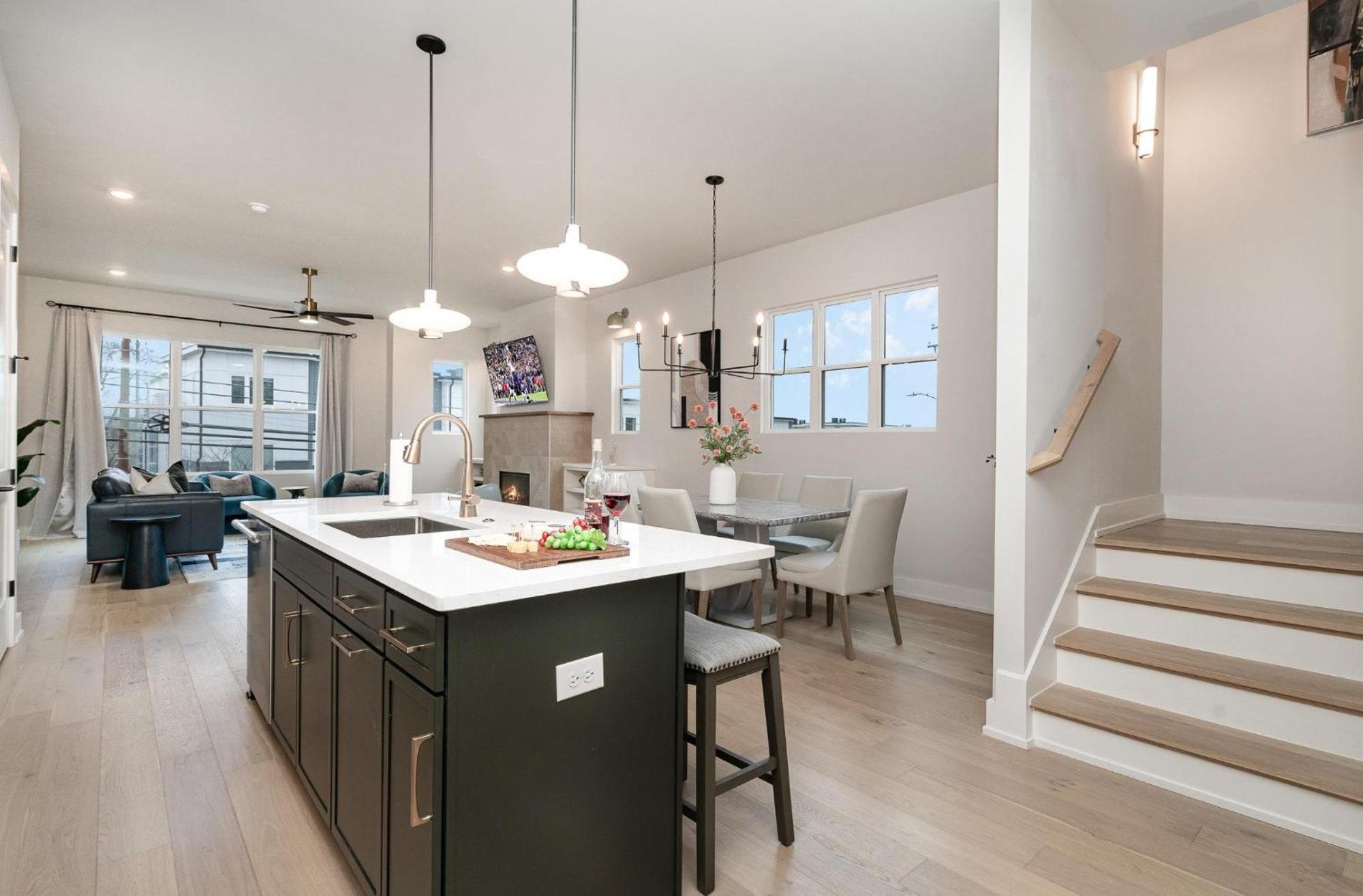 Holiday home Trinity Beats-private Rooftop Deck-east