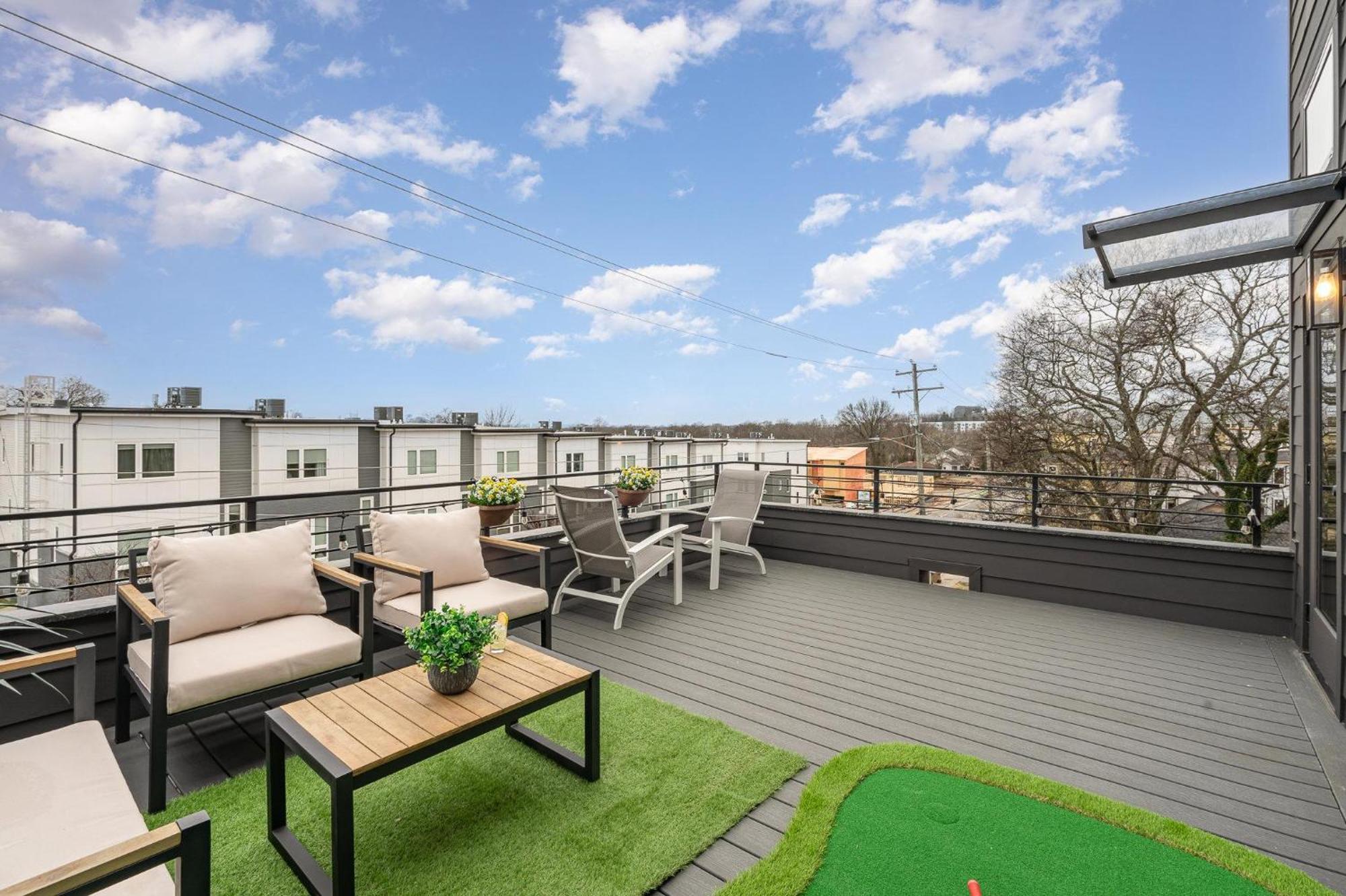 Holiday home Trinity Beats-private Rooftop Deck-east *
