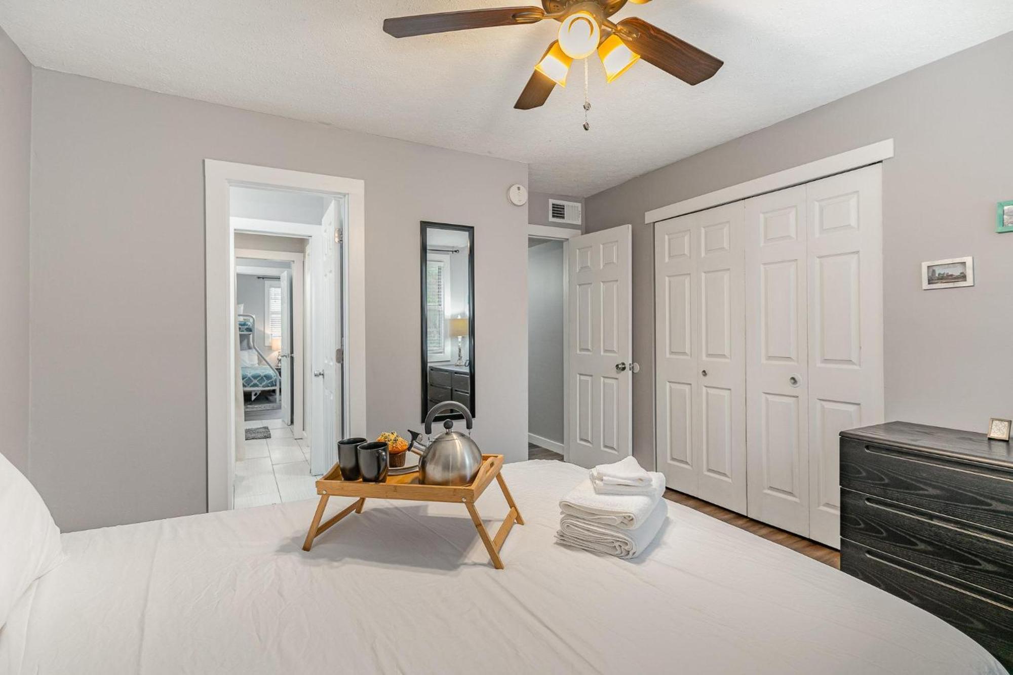 Birds Nest-sleeps 24-mins To Geodis Park Holiday home Nashville