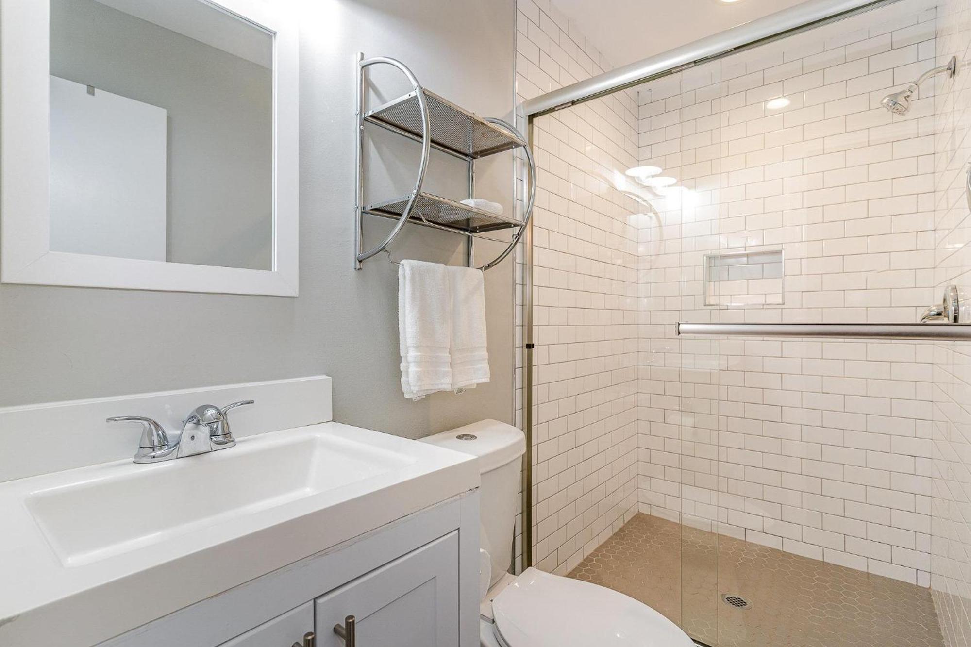 Birds Nest-sleeps 24-mins To Geodis Park * Nashville