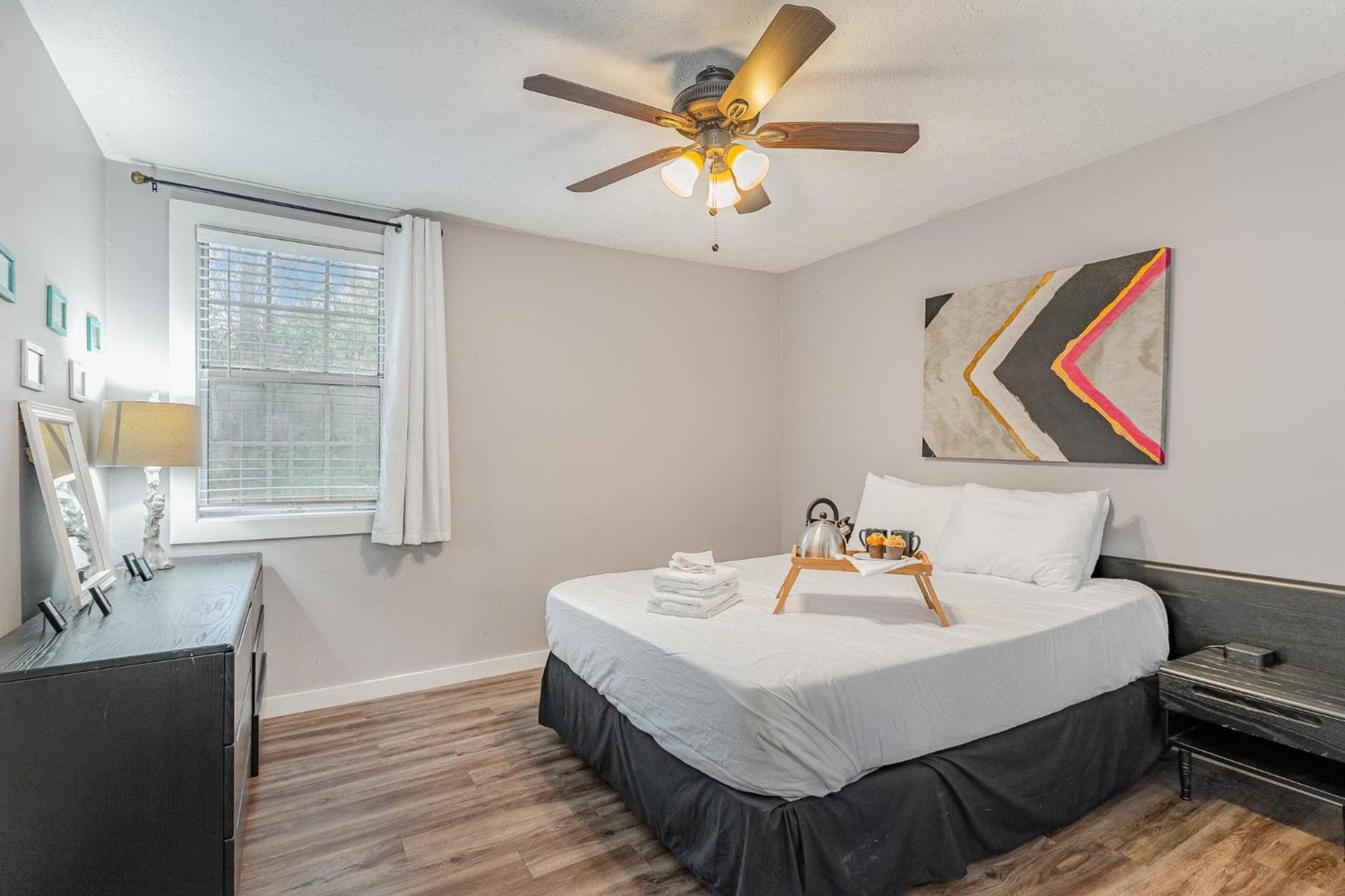 Nighthawk-2 Bedrooms-minutes To Geodis Park Nashville