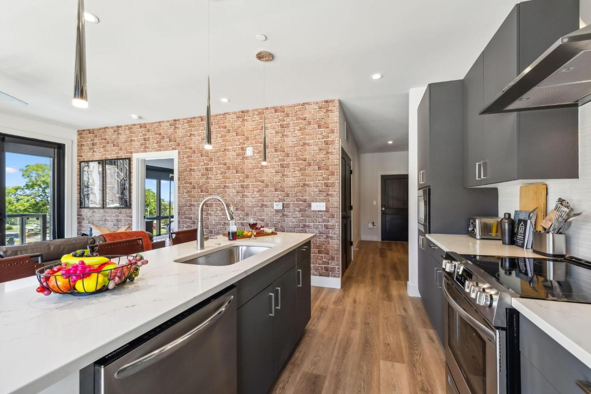 Holiday home Urban Harmony-odyssey-minutes To Broadway