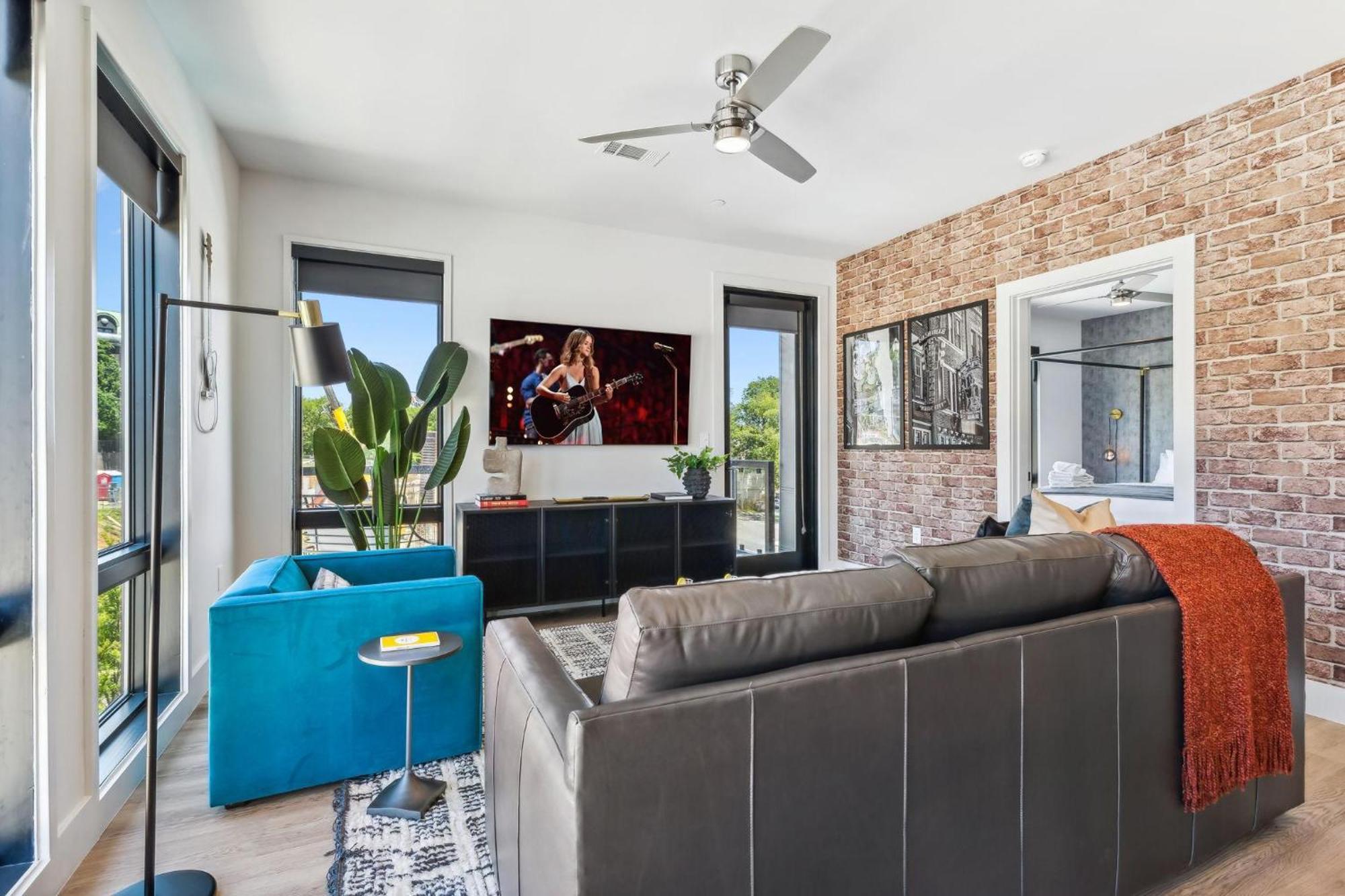Holiday home Urban Harmony-odyssey-minutes To Broadway Nashville