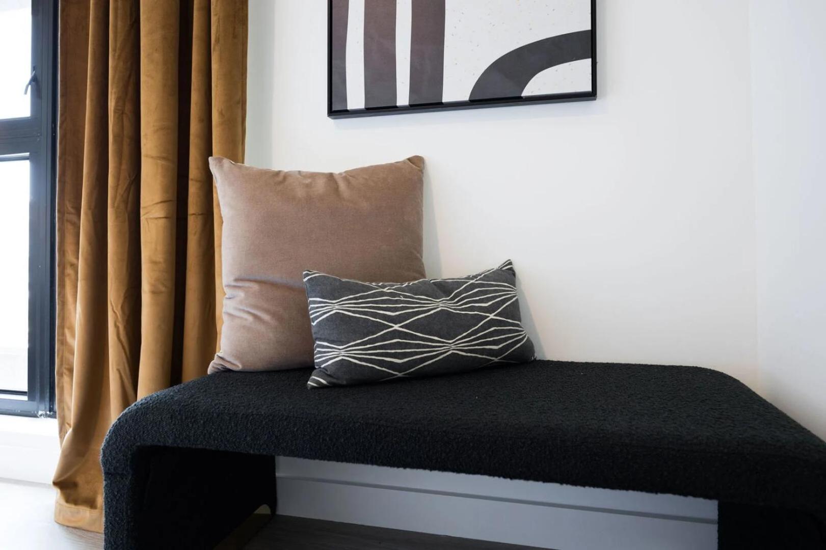 Plush Haven-2 Unit Combo-walk To Broadway *