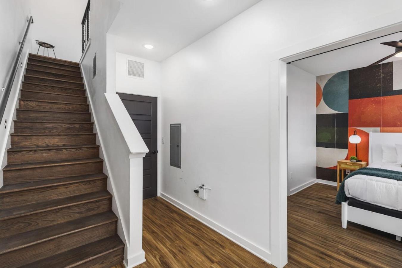 Two Adjacent Homes Sleeps 24 Only 3 Miles To Broadway