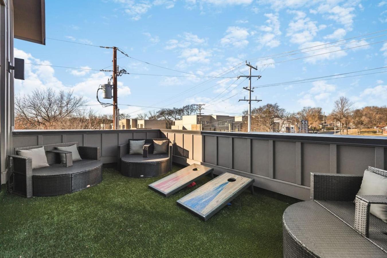 Holiday home Two Adjacent Homes Sleeps 24 Only 3 Miles To Broadway