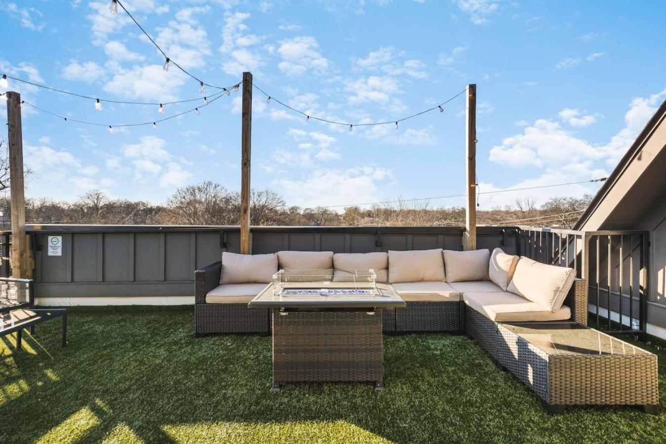 Two Adjacent Homes Sleeps 24 Only 3 Miles To Broadway * Nashville