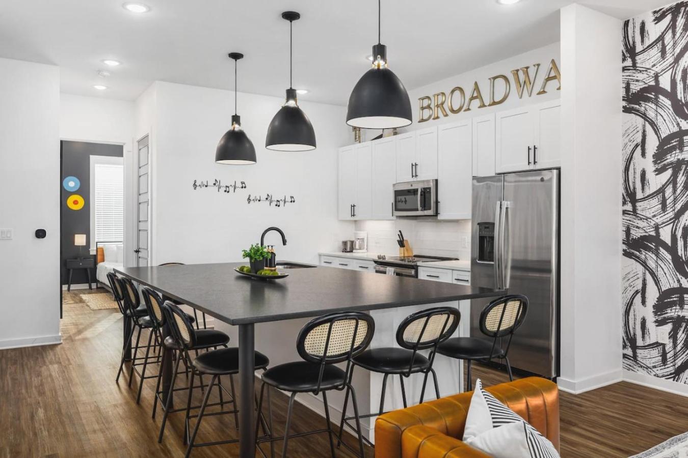 Holiday home Two Adjacent Homes Sleeps 24 Only 3 Miles To Broadway Nashville