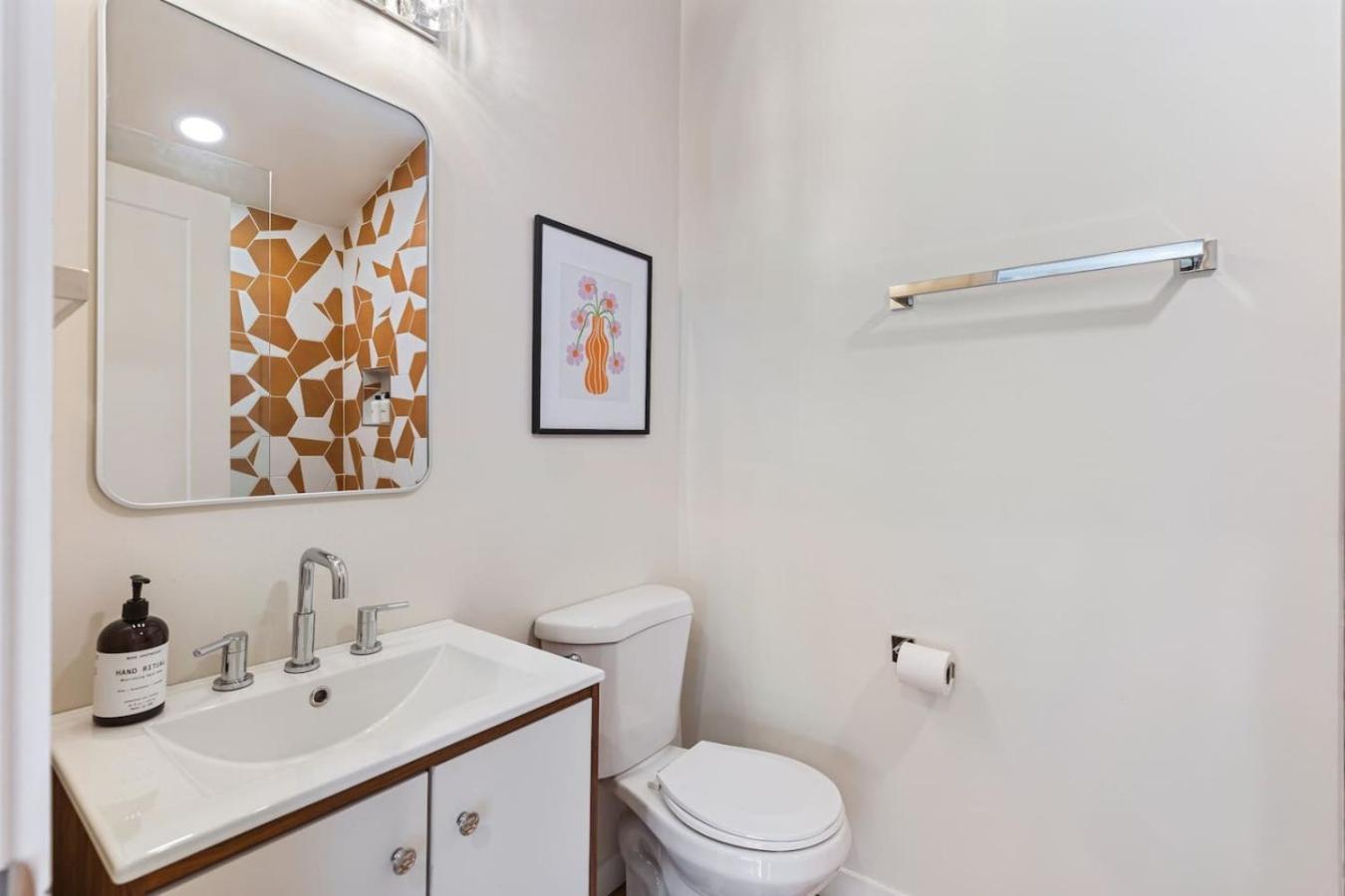 Vibrant Multi Building That Sleeps 48 With 7 Units Holiday home