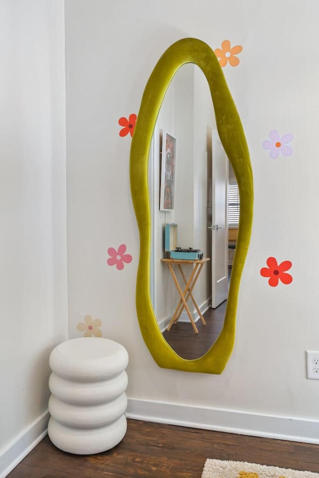 Holiday home Vibrant Multi Building That Sleeps 48 With 7 Units *