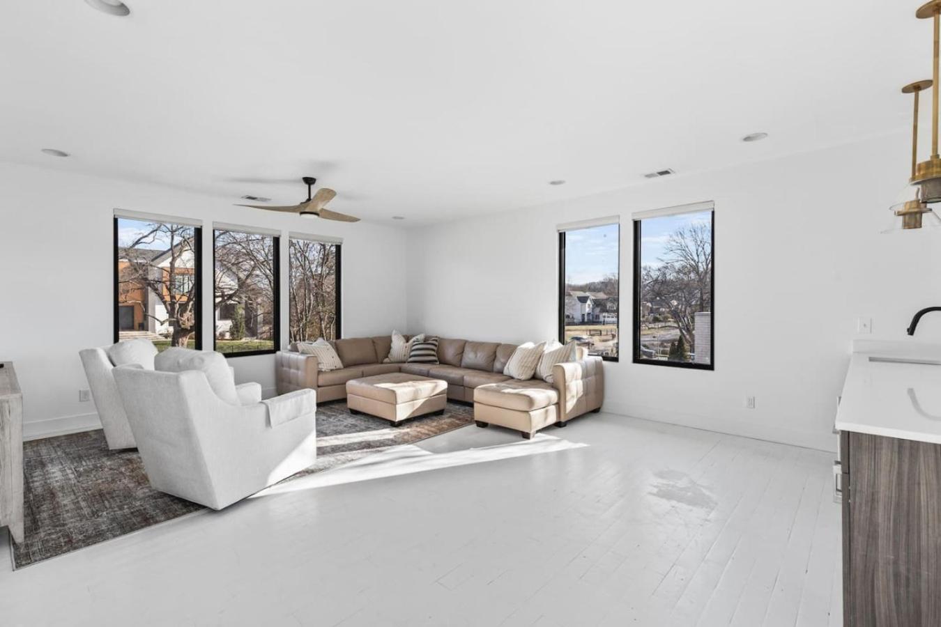 Holiday home Luxury In Hills With Garage And Walk To The Park