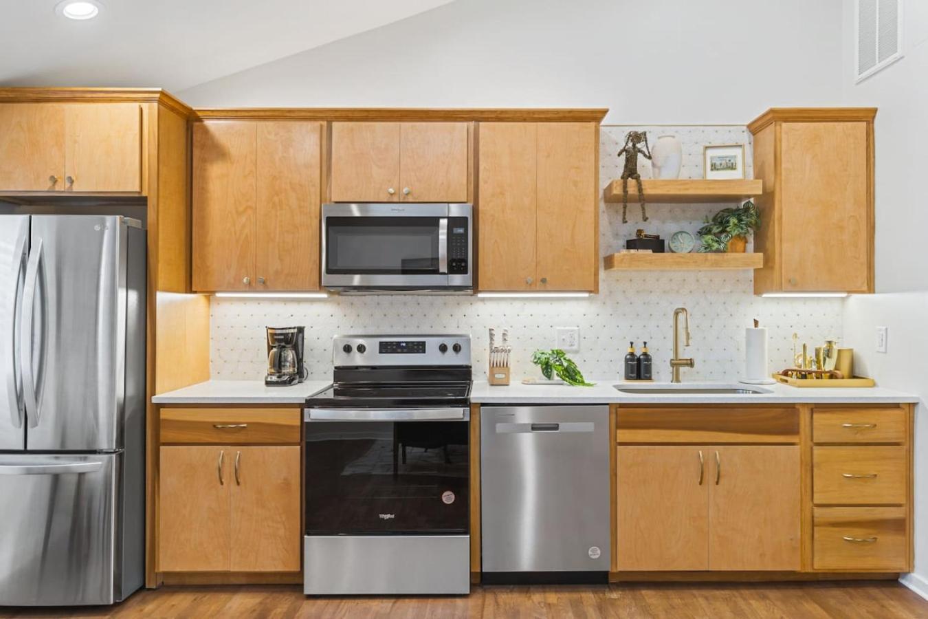 Vibrant Multi Building That Sleeps 48 With 7 Units Holiday home *