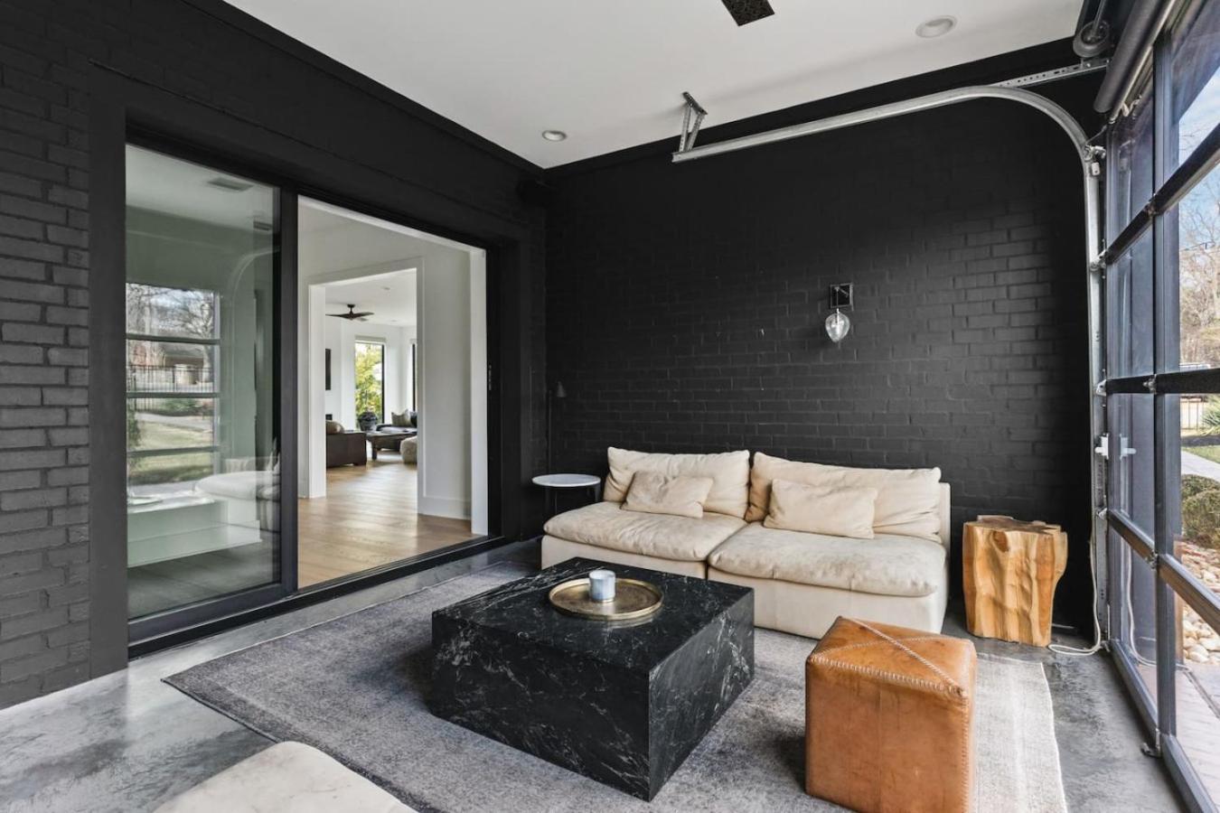 Luxury In Hills With Garage And Walk To The Park * Nashville