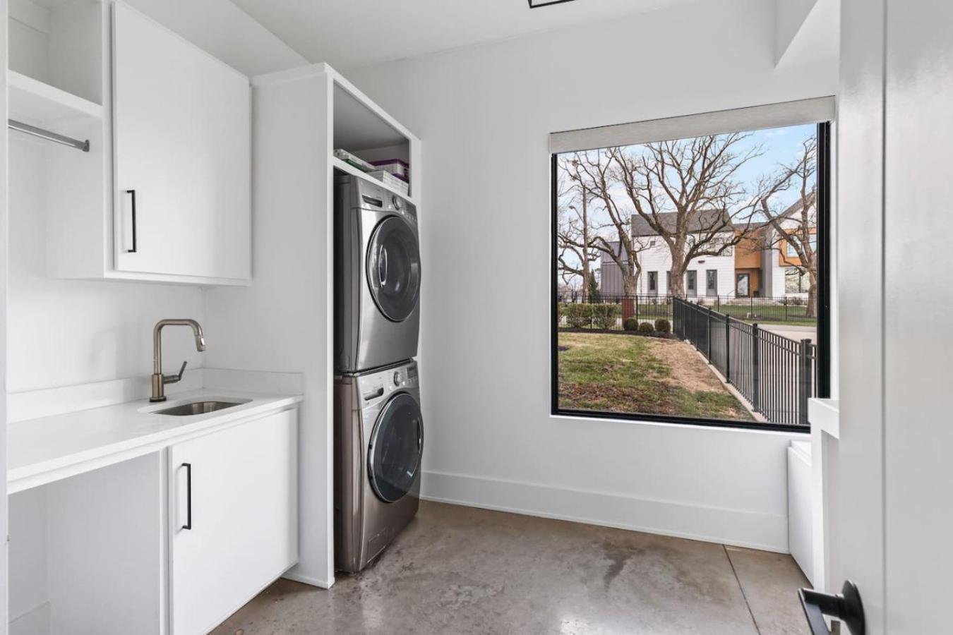 Luxury In Hills With Garage And Walk To The Park Holiday home Nashville