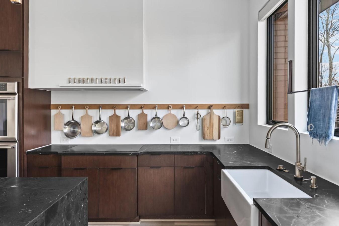 Holiday home Luxury In Hills With Garage And Walk To The Park