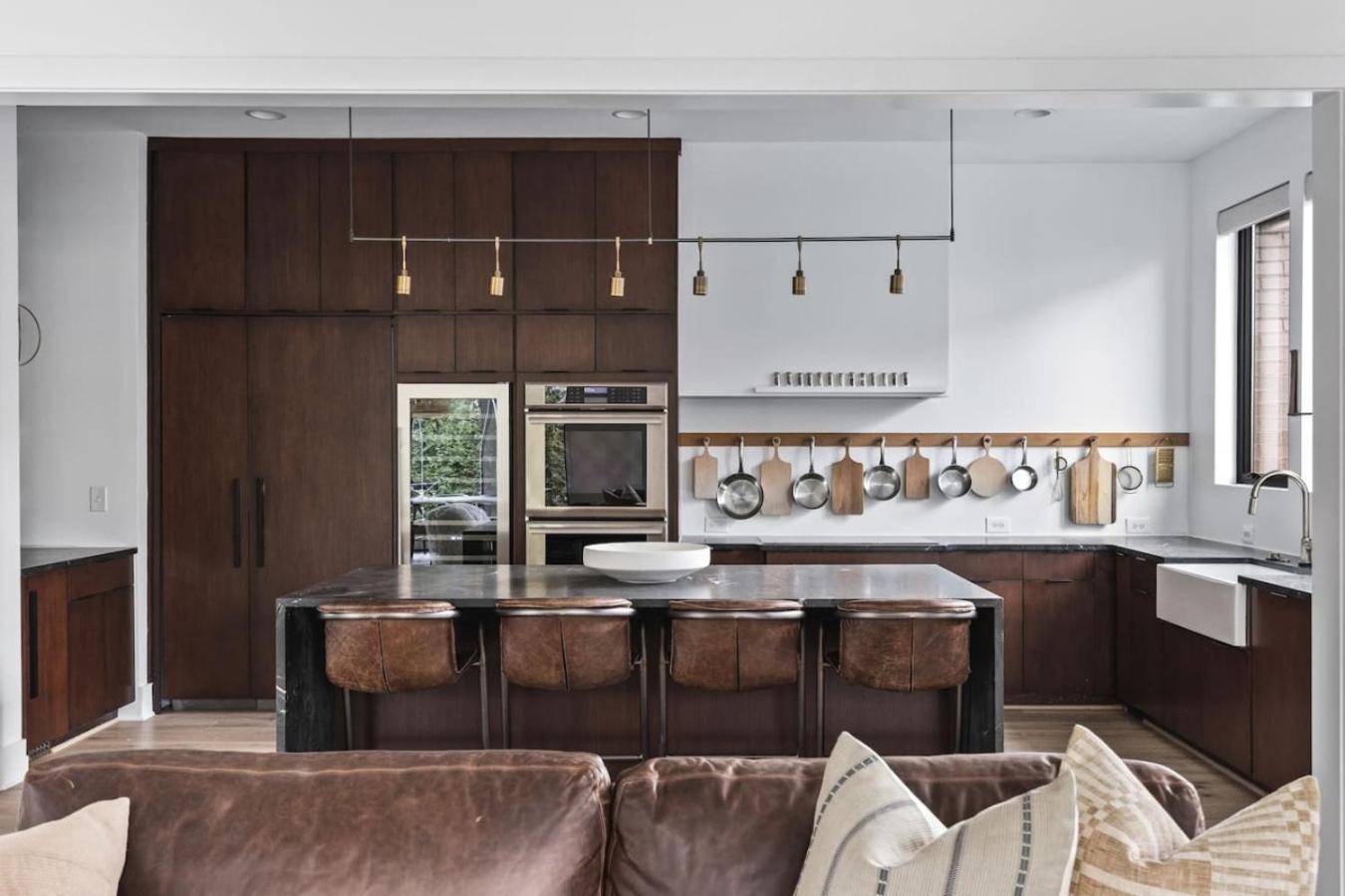 Luxury In Hills With Garage And Walk To The Park * Nashville