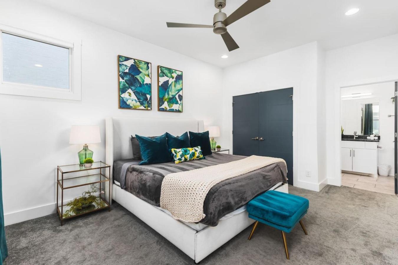 Two Adjacent Homes In 12 South And Belmont Area Sleeps 20 People