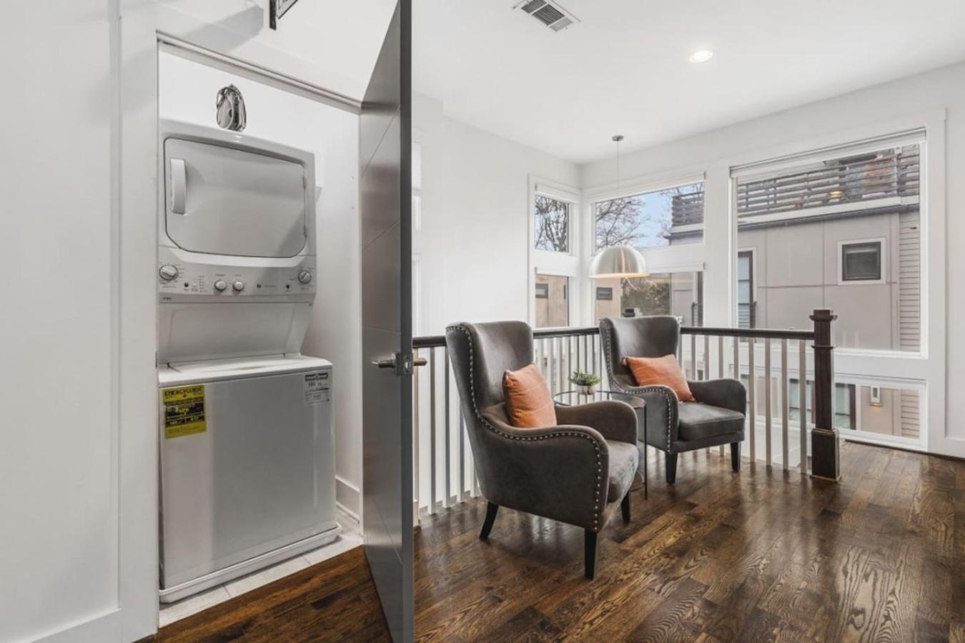 Two Adjacent Homes In 12 South And Belmont Area Sleeps 20 People *