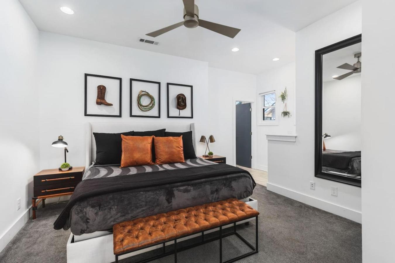 Two Adjacent Homes In 12 South And Belmont Area Sleeps 20 People *