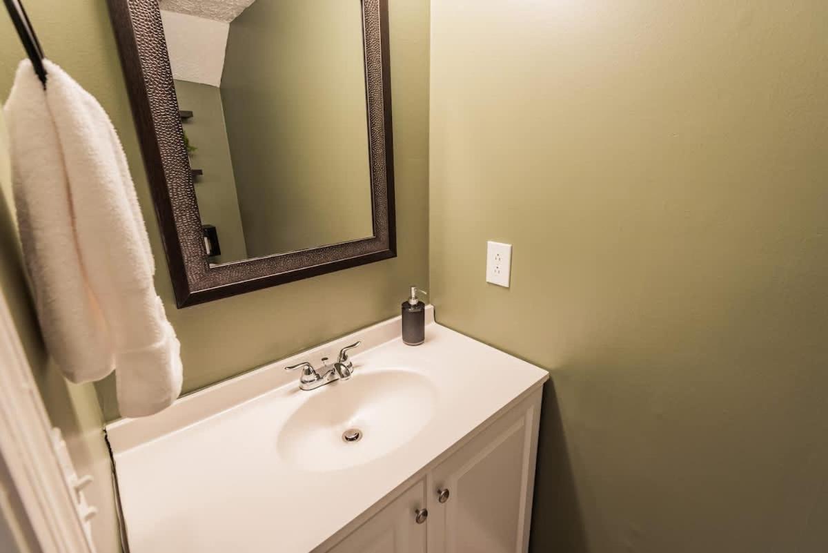 Riverside Retreat Near 5 Points Holiday home *