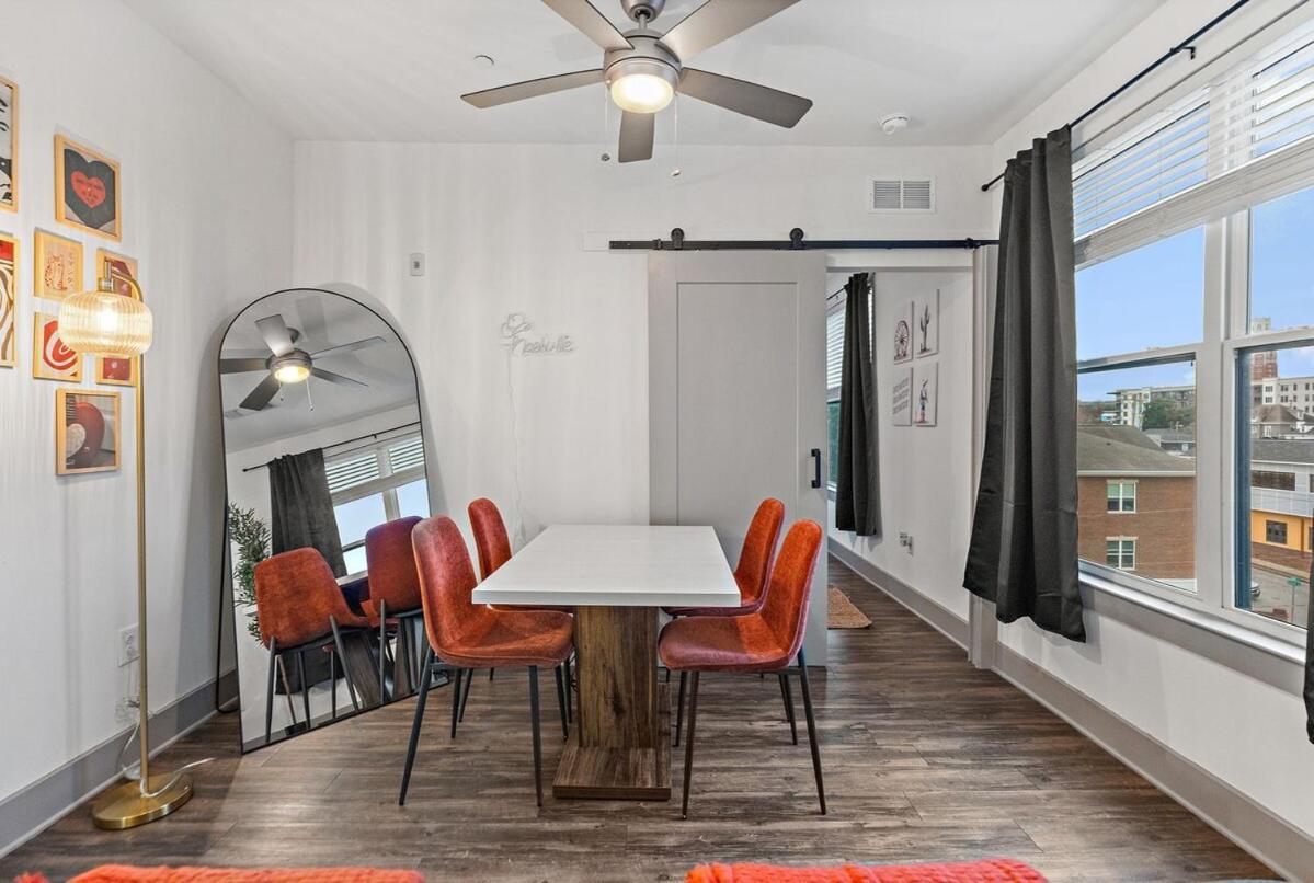 Mid-century Charm In Midtown Apartment *