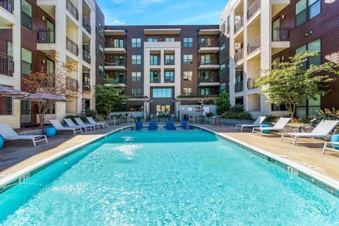 Apartment Mid-century Charm In Midtown *