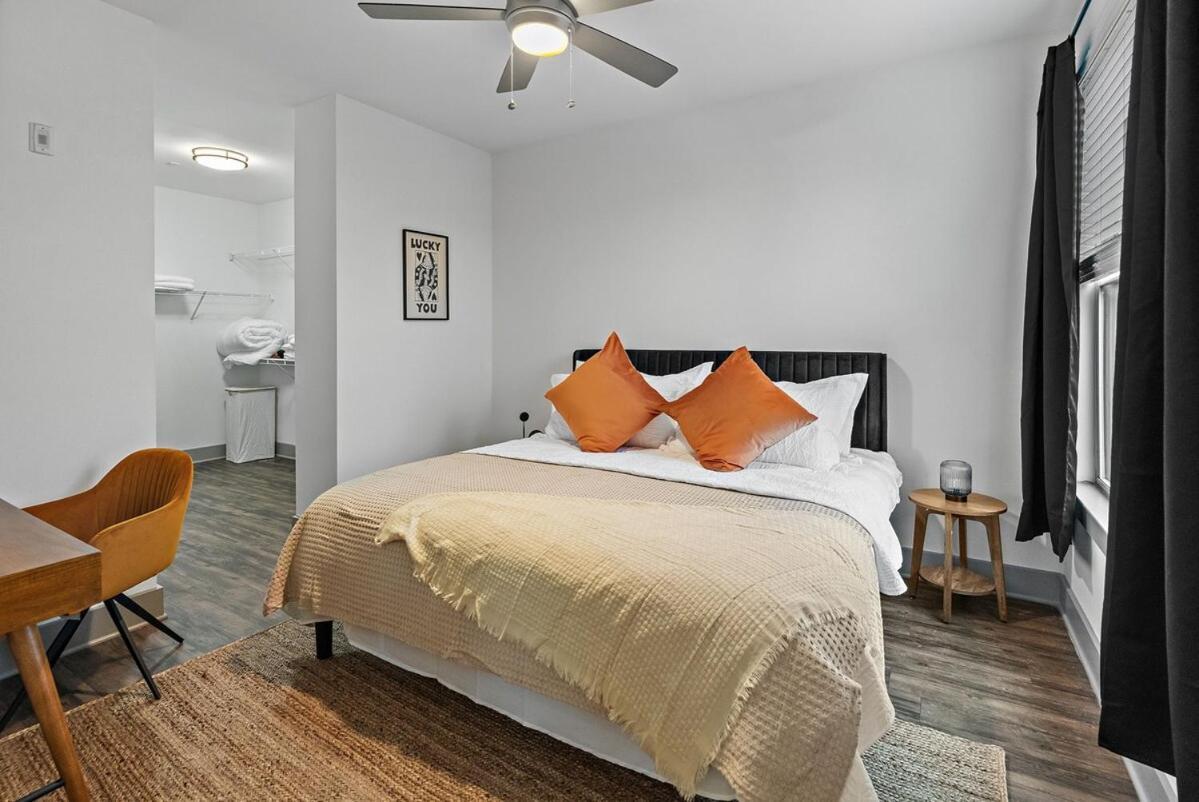 Apartment Mid-century Charm In Midtown