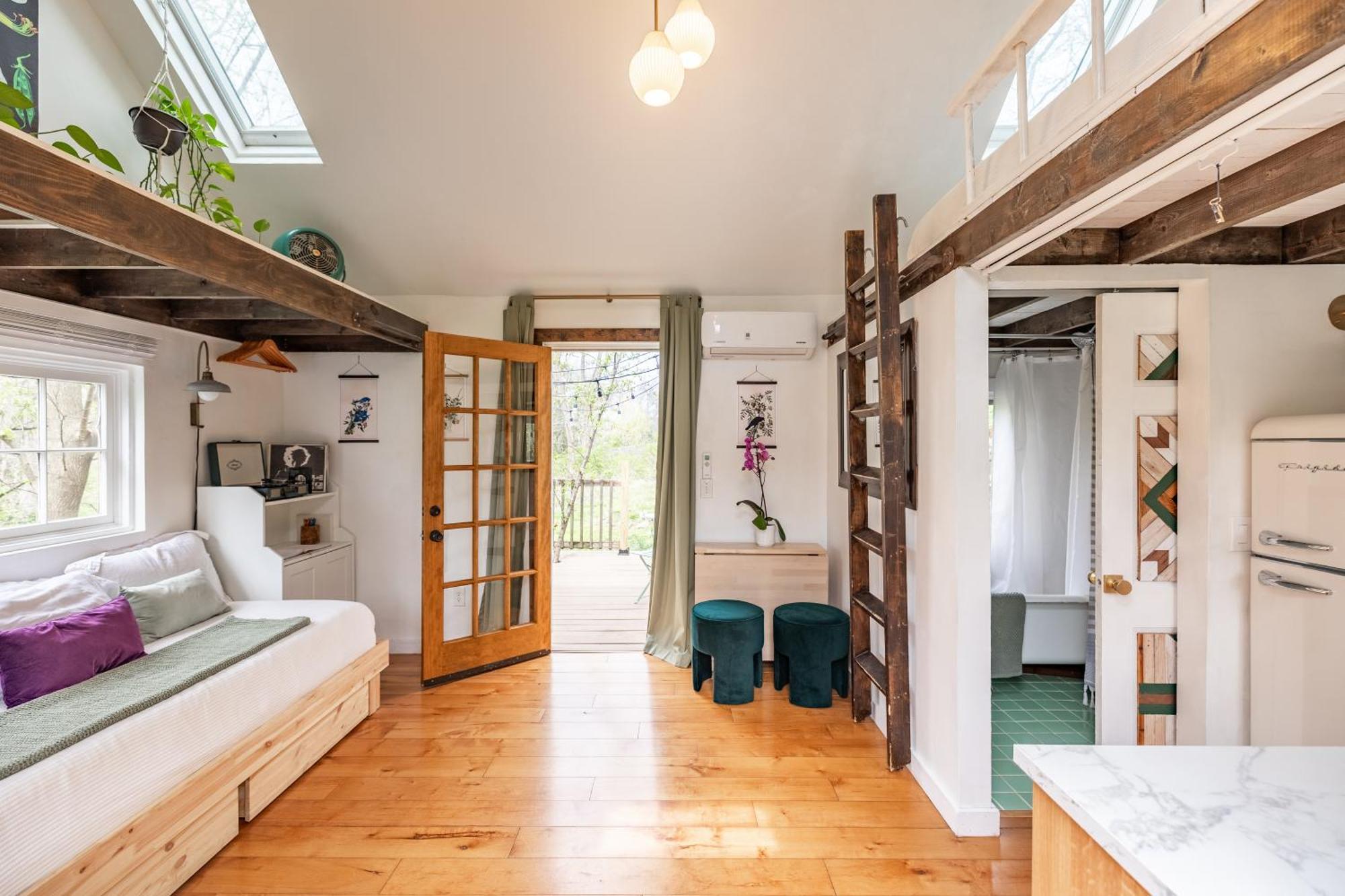 Dreamy Tiny House With Hot Tub And Garden Patio Holiday home *