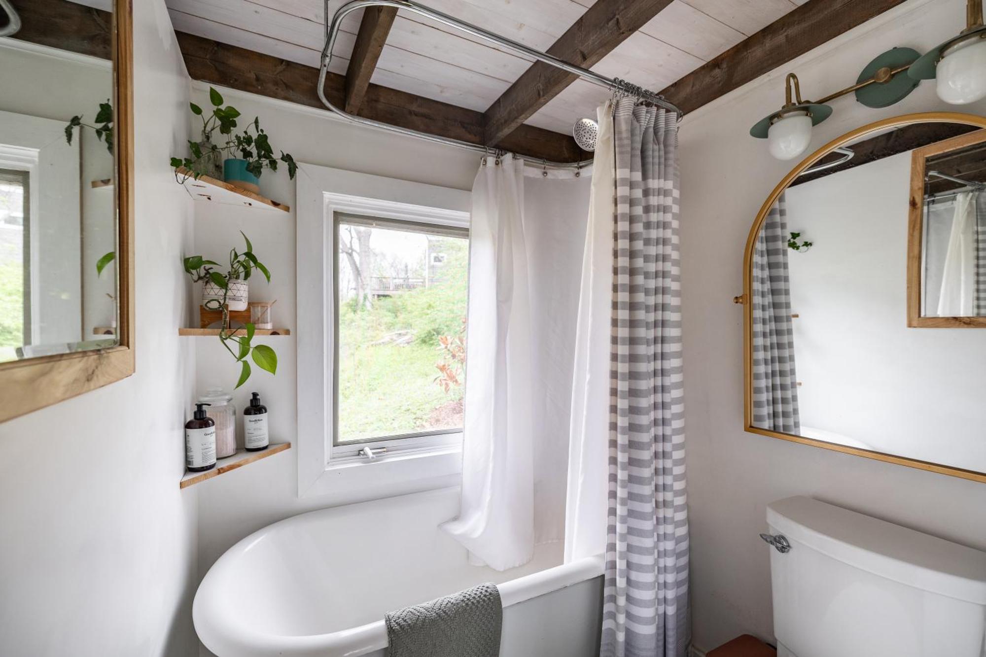 Dreamy Tiny House With Hot Tub And Garden Patio Holiday home Nashville