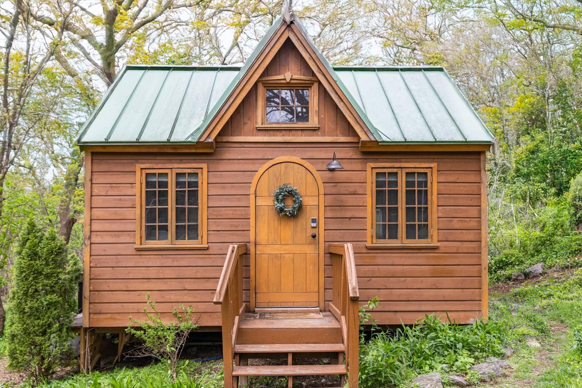 Holiday home Dreamy Tiny House With Hot Tub And Garden Patio Nashville