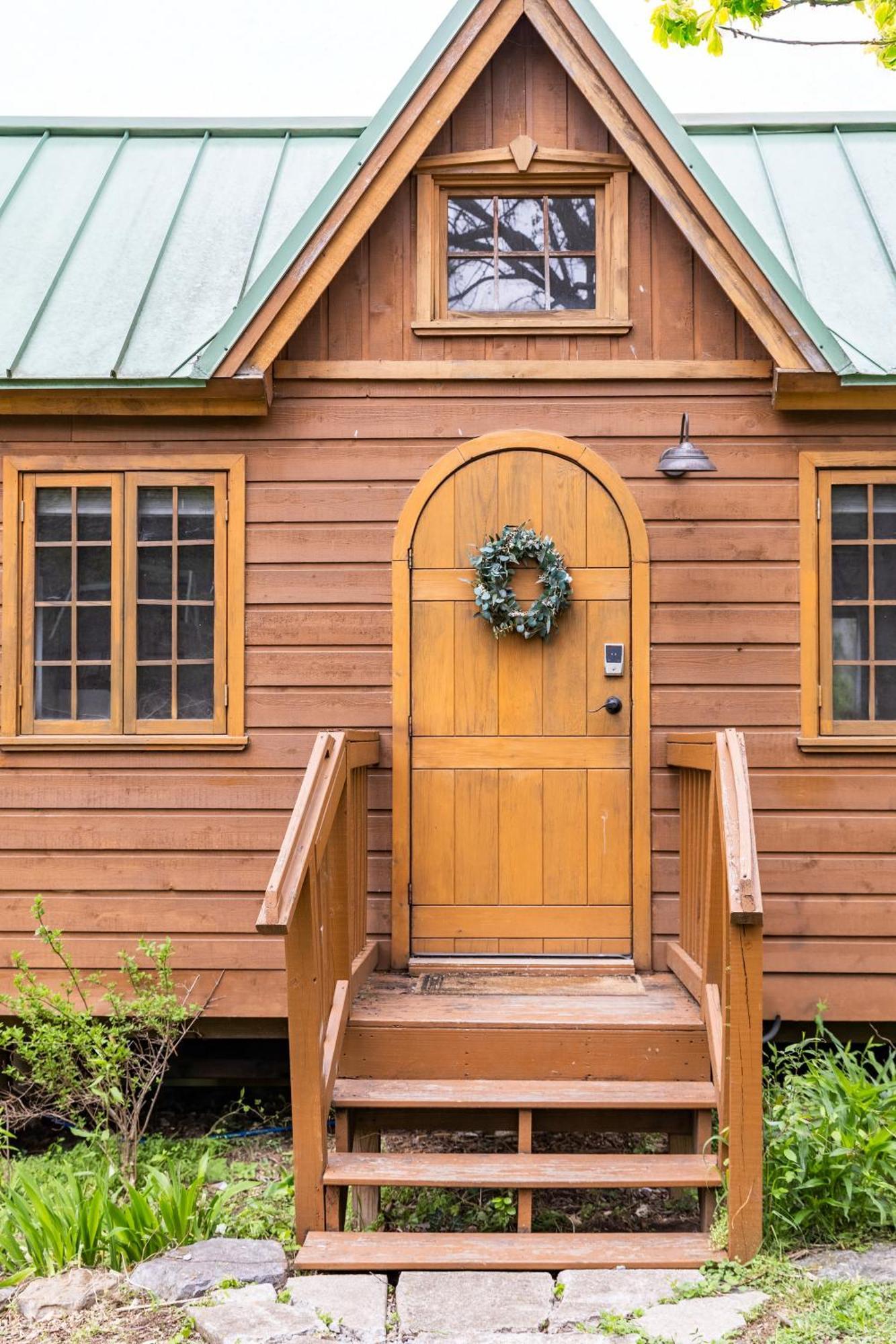 Dreamy Tiny House With Hot Tub And Garden Patio Nashville