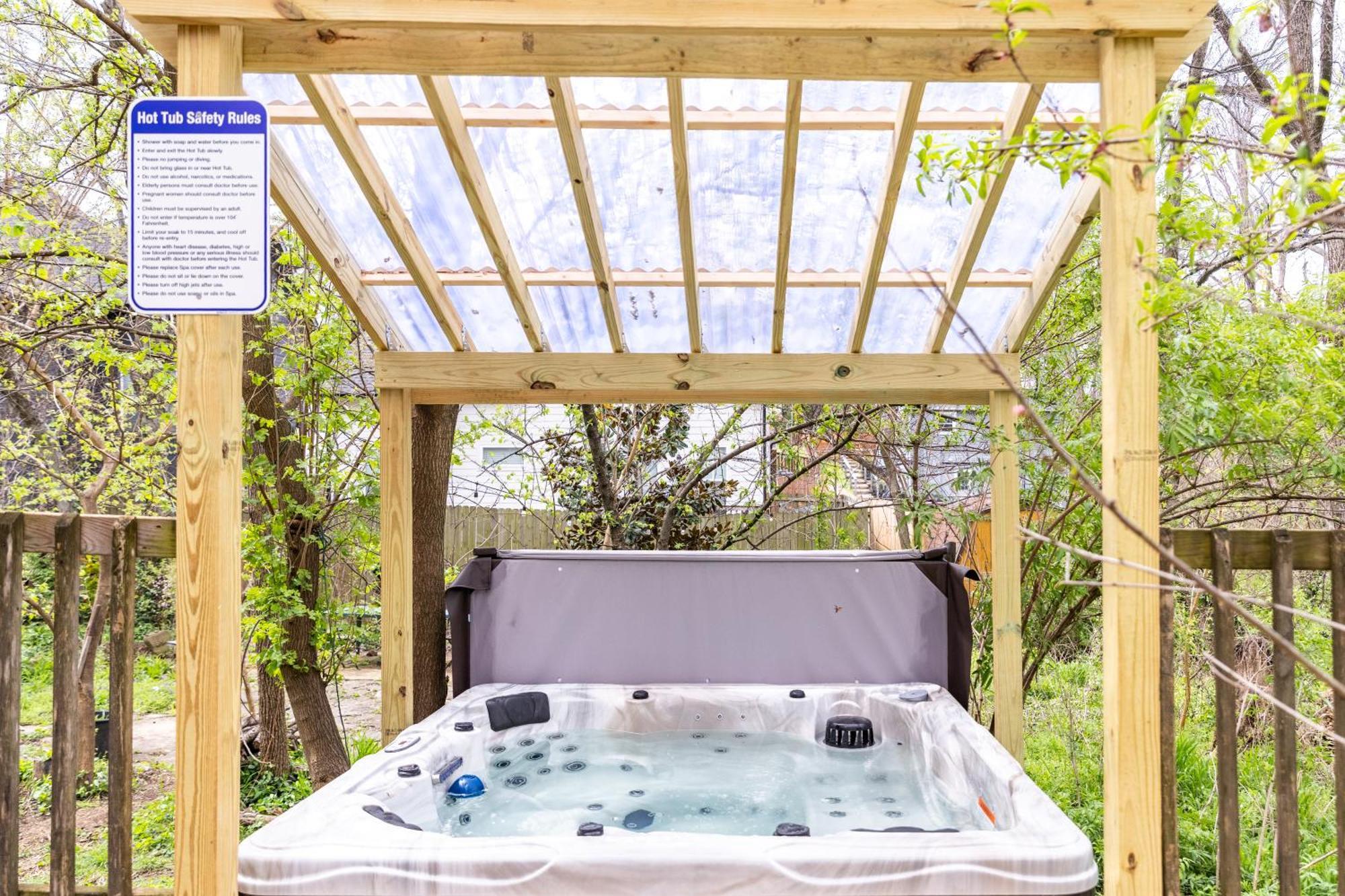Dreamy Tiny House With Hot Tub And Garden Patio Holiday home Nashville