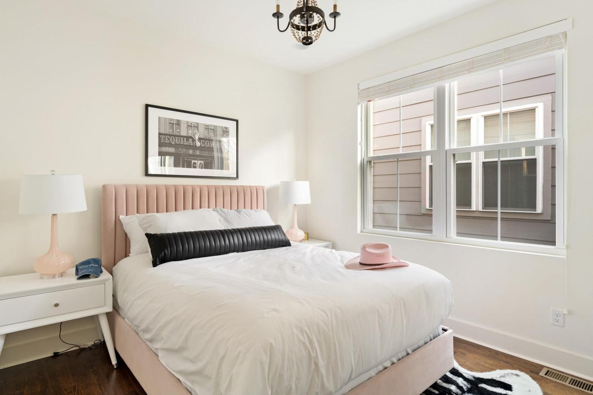 Hart Buyout 8 By Avantstay Two Town W Stunning Amenities Design Apartment Nashville
