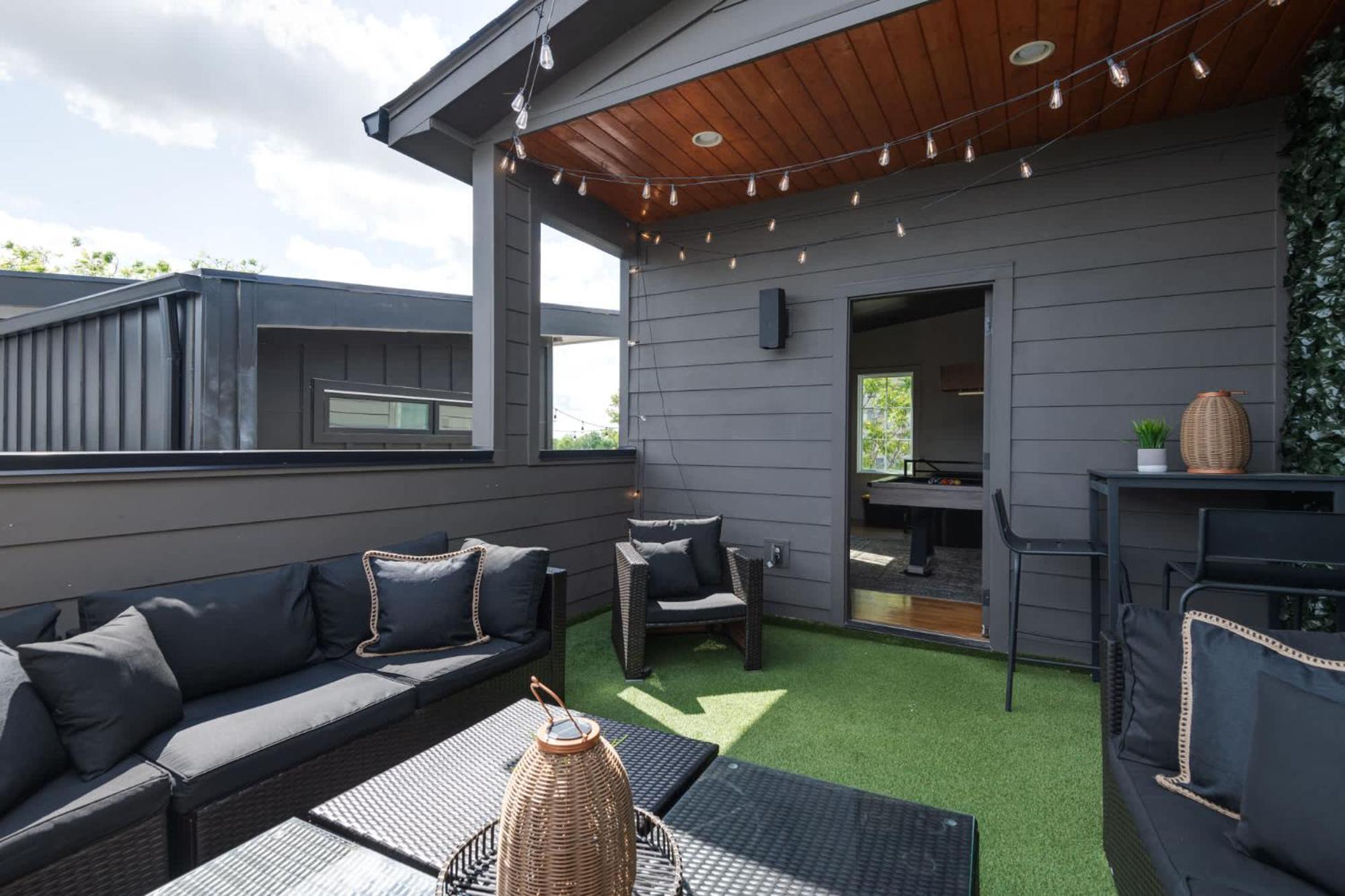 The Gambler - 9 Beds And Mins To Downtown Holiday home