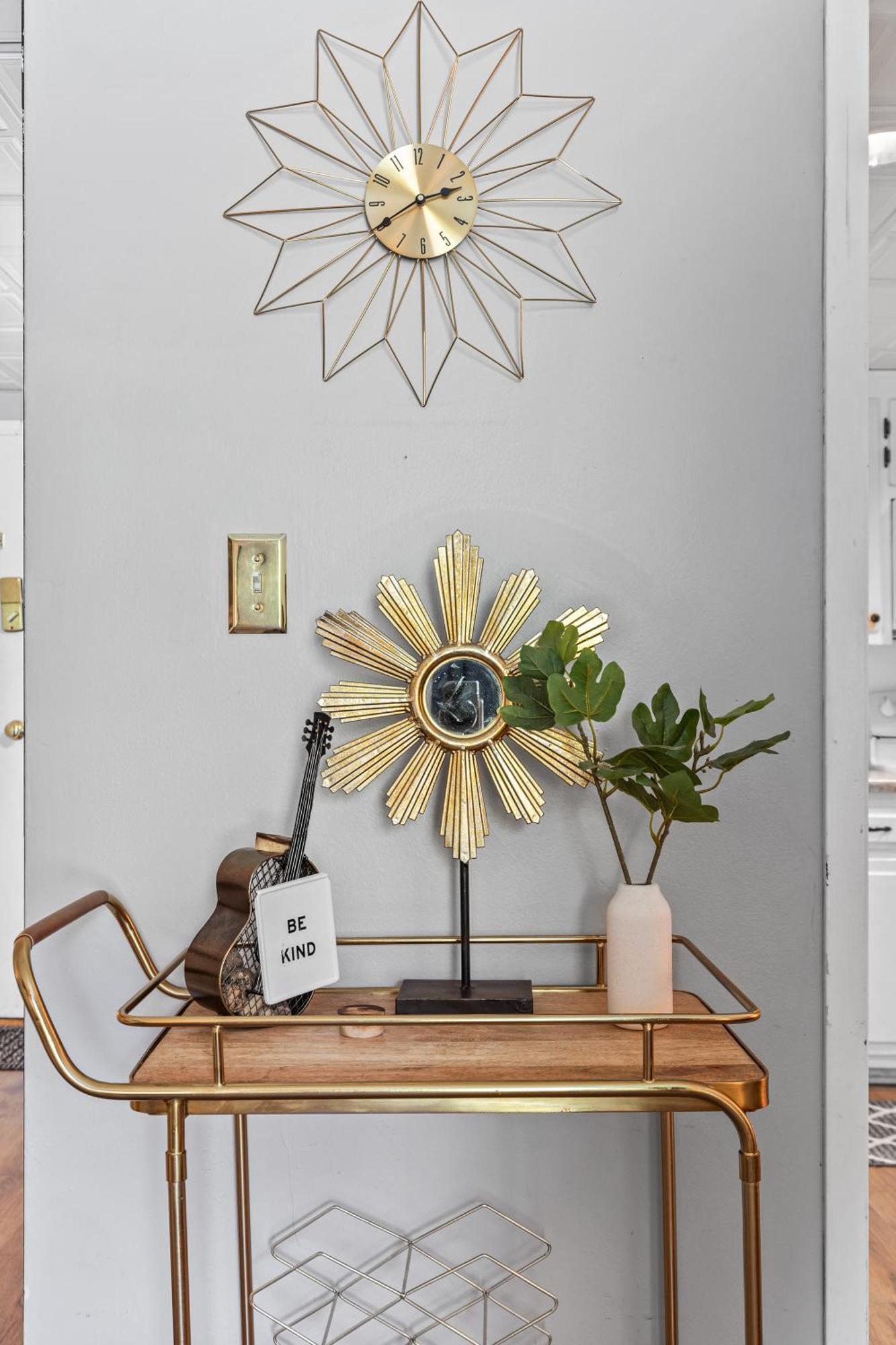 Famous Music Row 1 Bedroom With Free Parking And Pool * Nashville