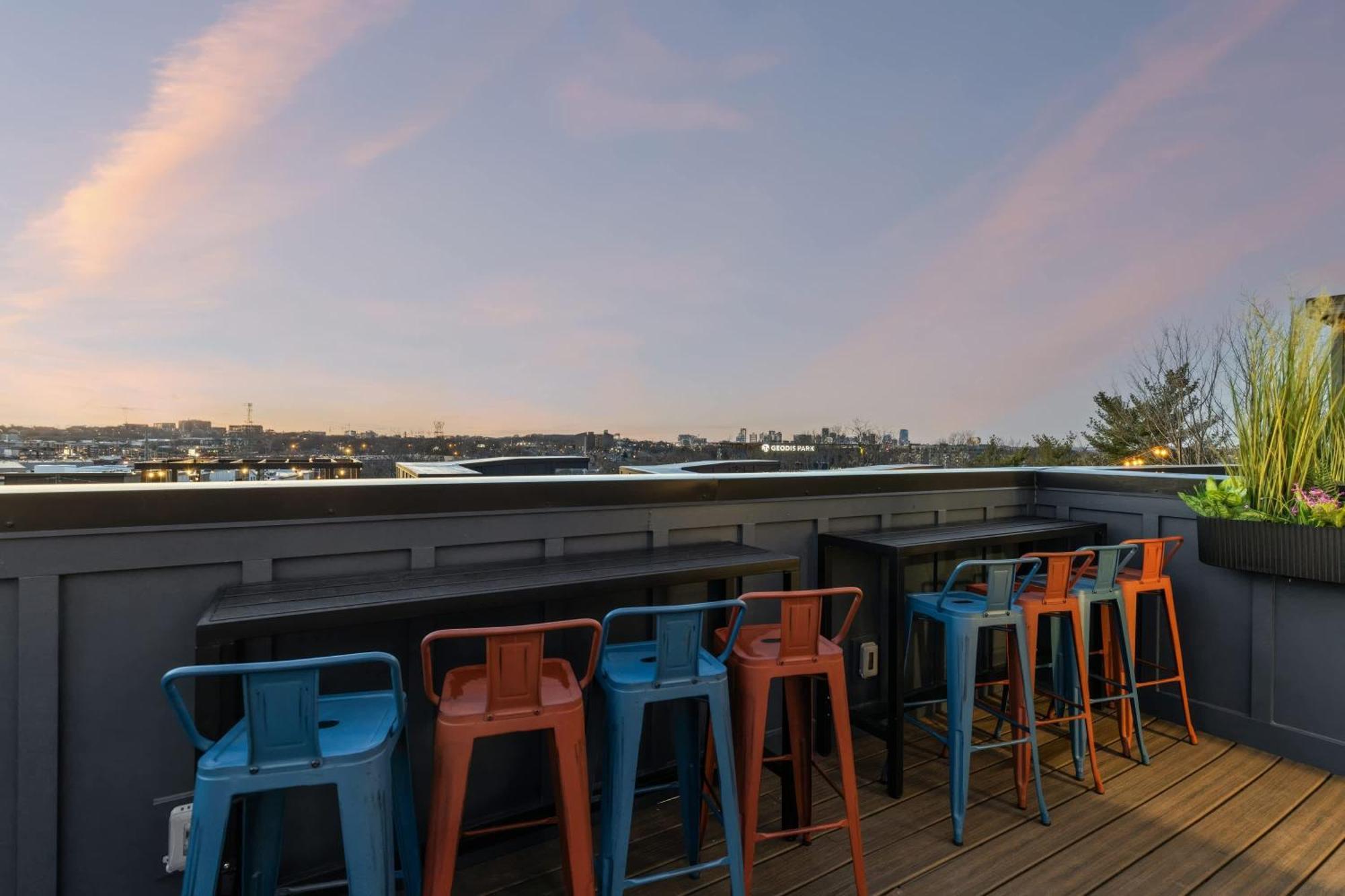 Rooftop Hot Tub Game Barrel Sauna Holiday home *