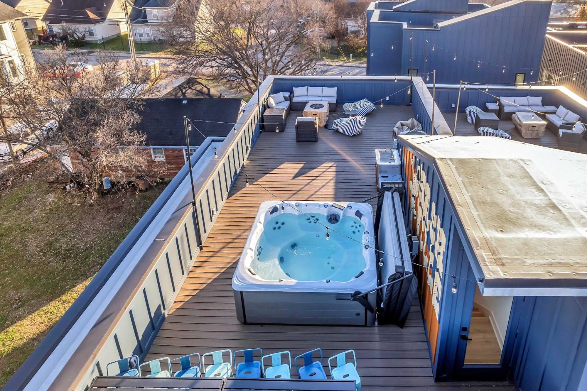 Twin Homes Rooftop Deck Hot Tub Outdoor Kitchen