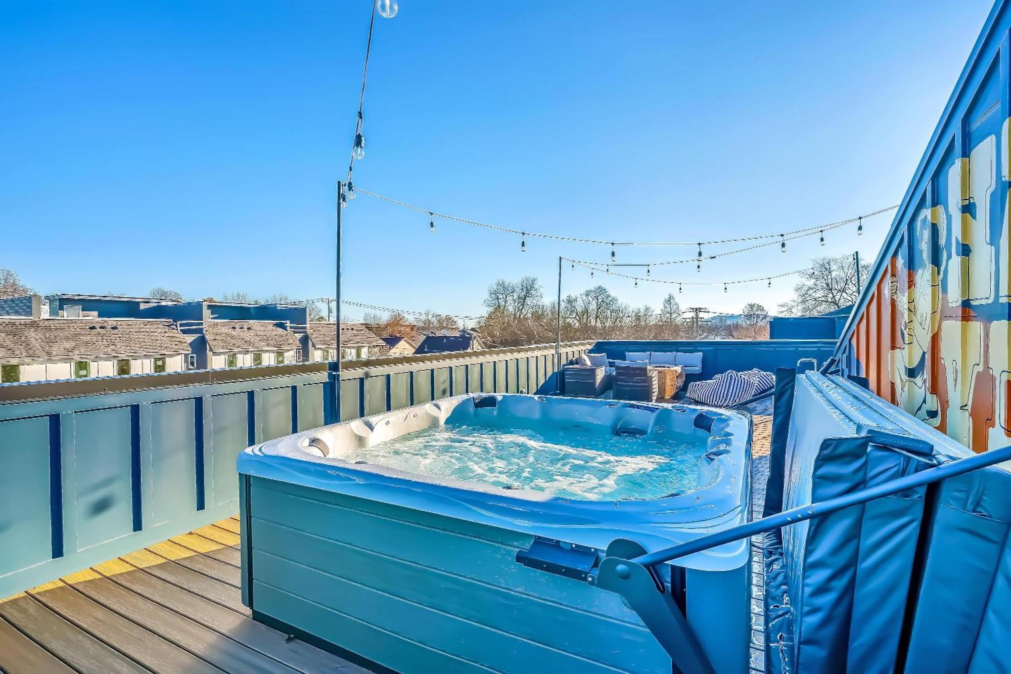 Twin Homes Rooftop Deck Hot Tub Outdoor Kitchen