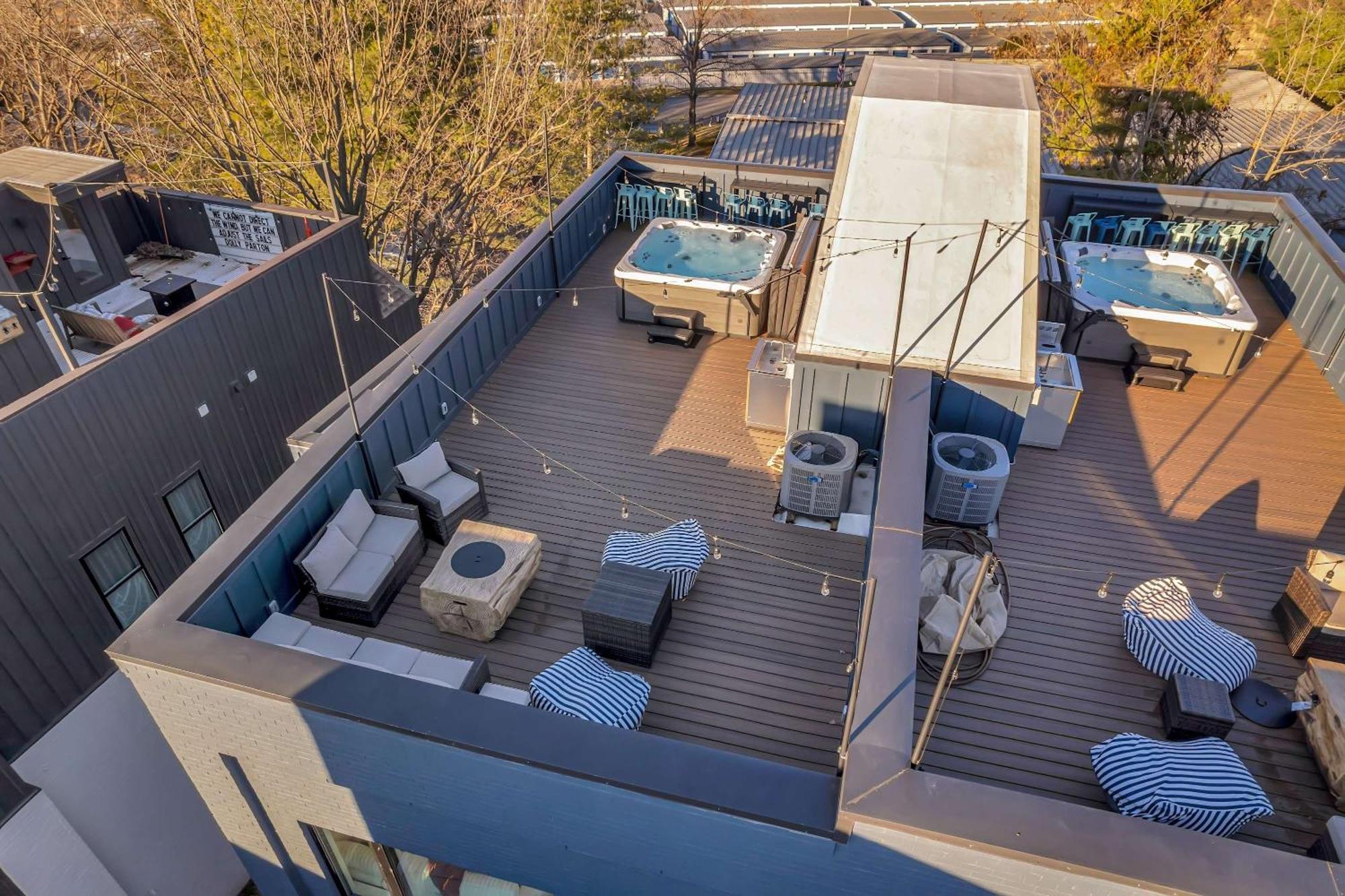 Twin Homes Rooftop Deck Hot Tub Outdoor Kitchen Nashville