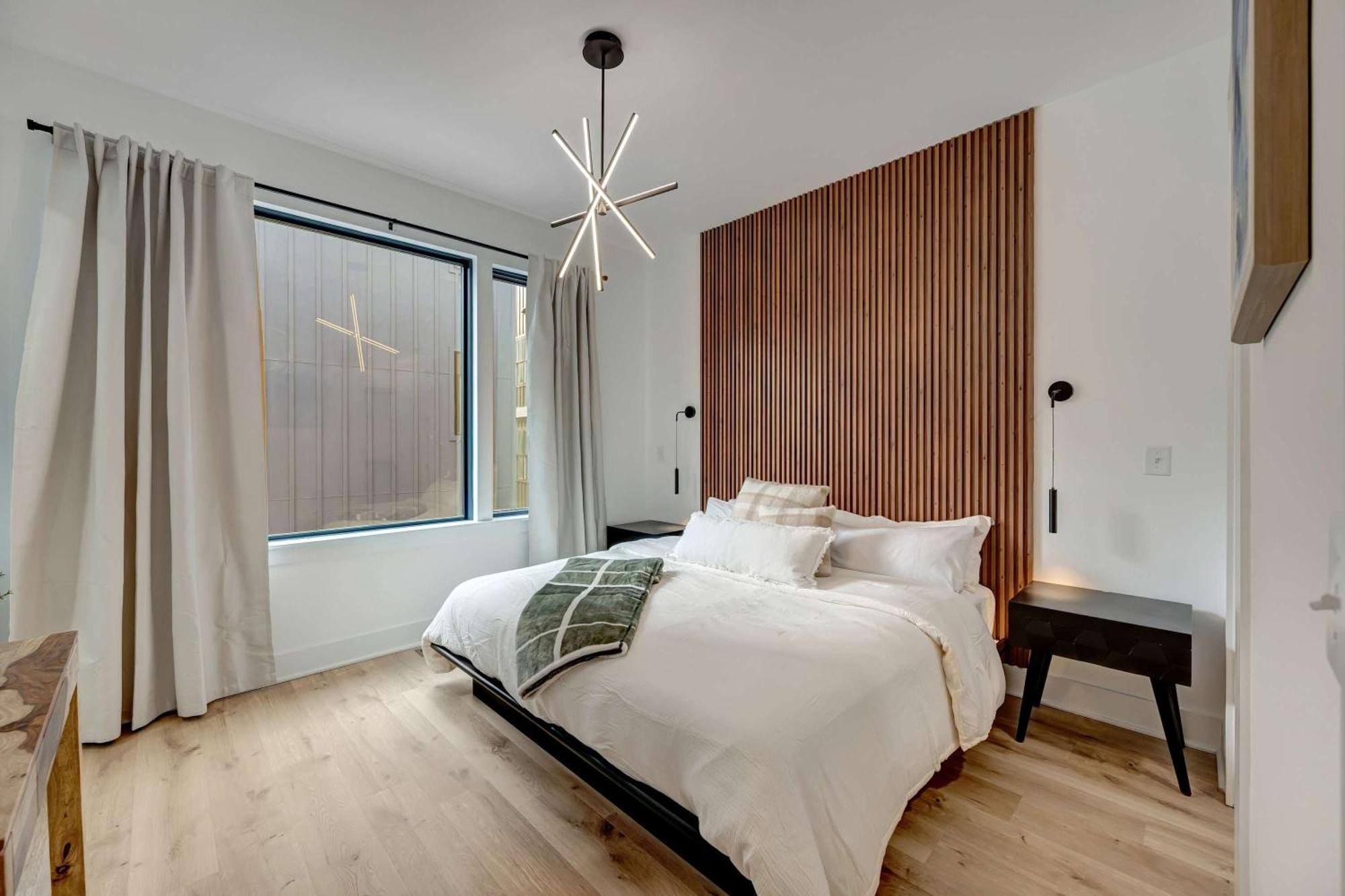 Twin Homes Rooftop Deck Hot Tub Outdoor Kitchen * Nashville