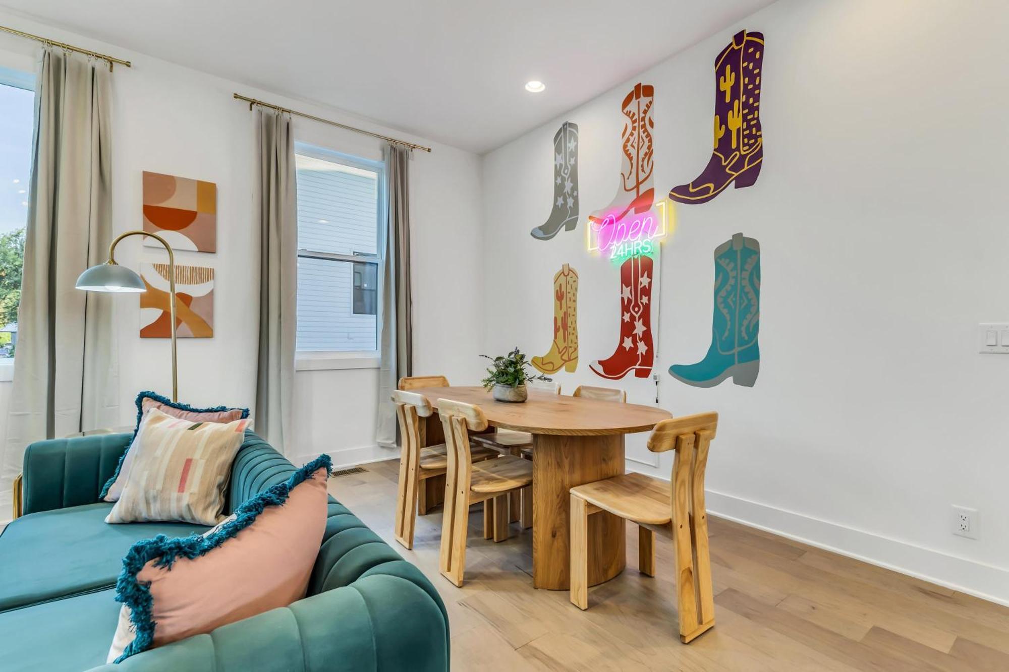 Holiday home Game & Rooftop Deck At Downtown