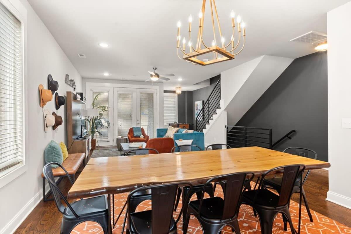 Holiday home 2 Chic Townhomes Near Geodis Sleeps 22 Nashville