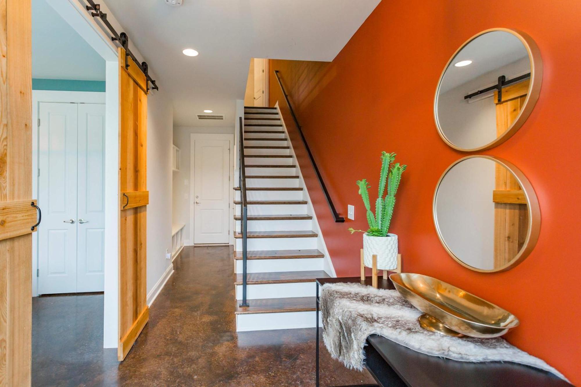 2 Chic Townhomes Near Geodis Sleeps 22 * Nashville