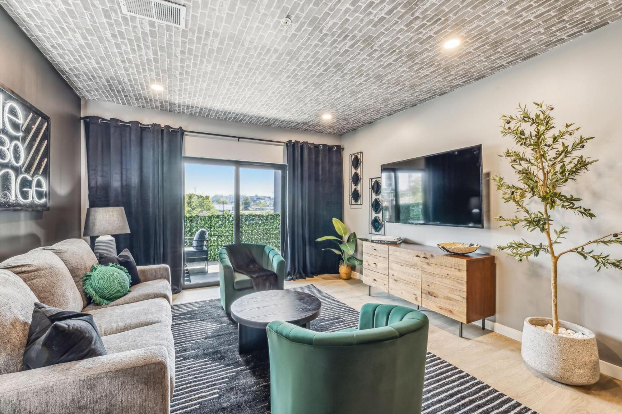 Holiday home The Twelve Thirty Lounge In Downtown *